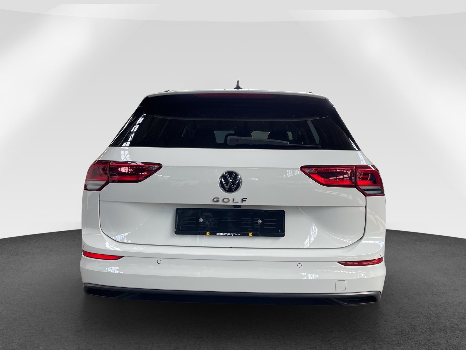 VW Golf VIII Variant 2.0 TDI Life DSG 4motion-image-4