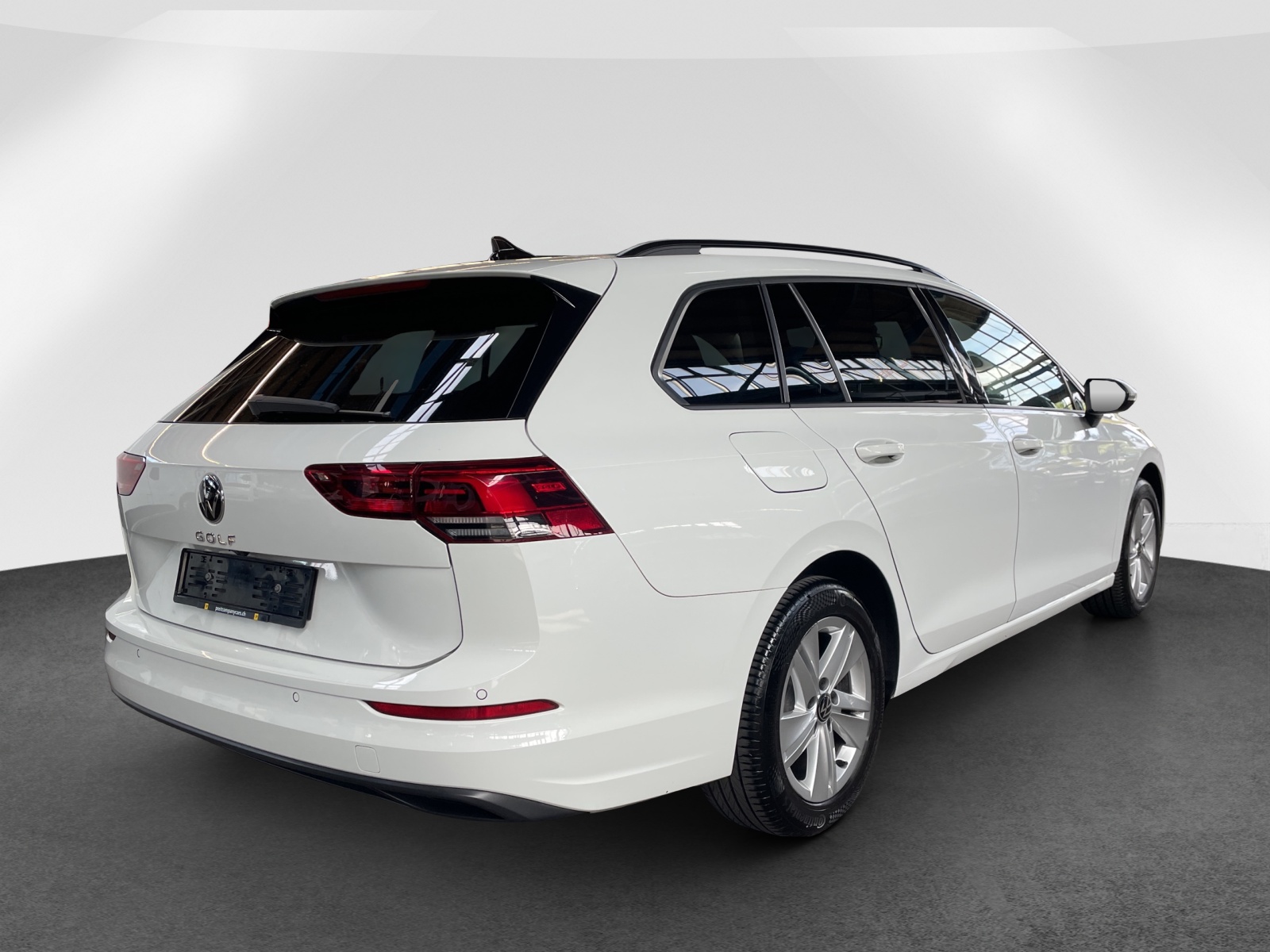 VW Golf VIII Variant 2.0 TDI Life DSG 4motion-image-5