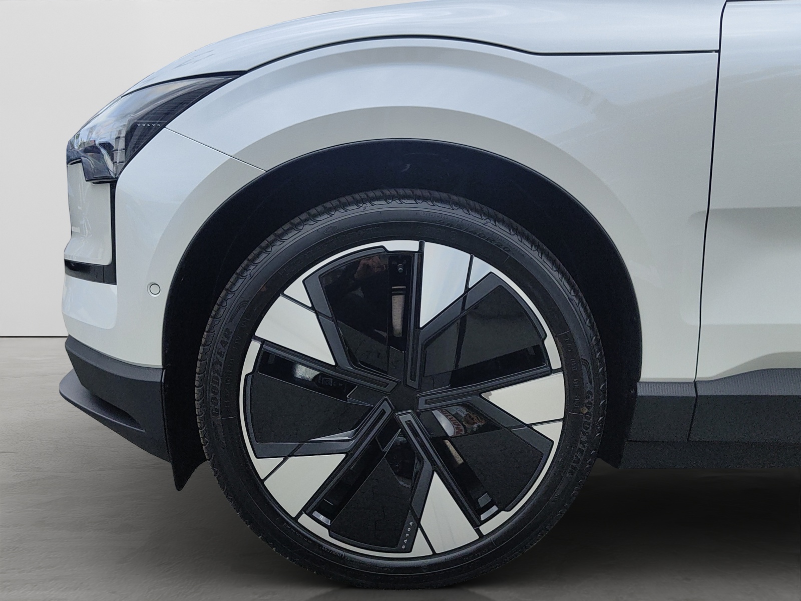 VOLVO EX30 P8 Ultra AWD-image-15