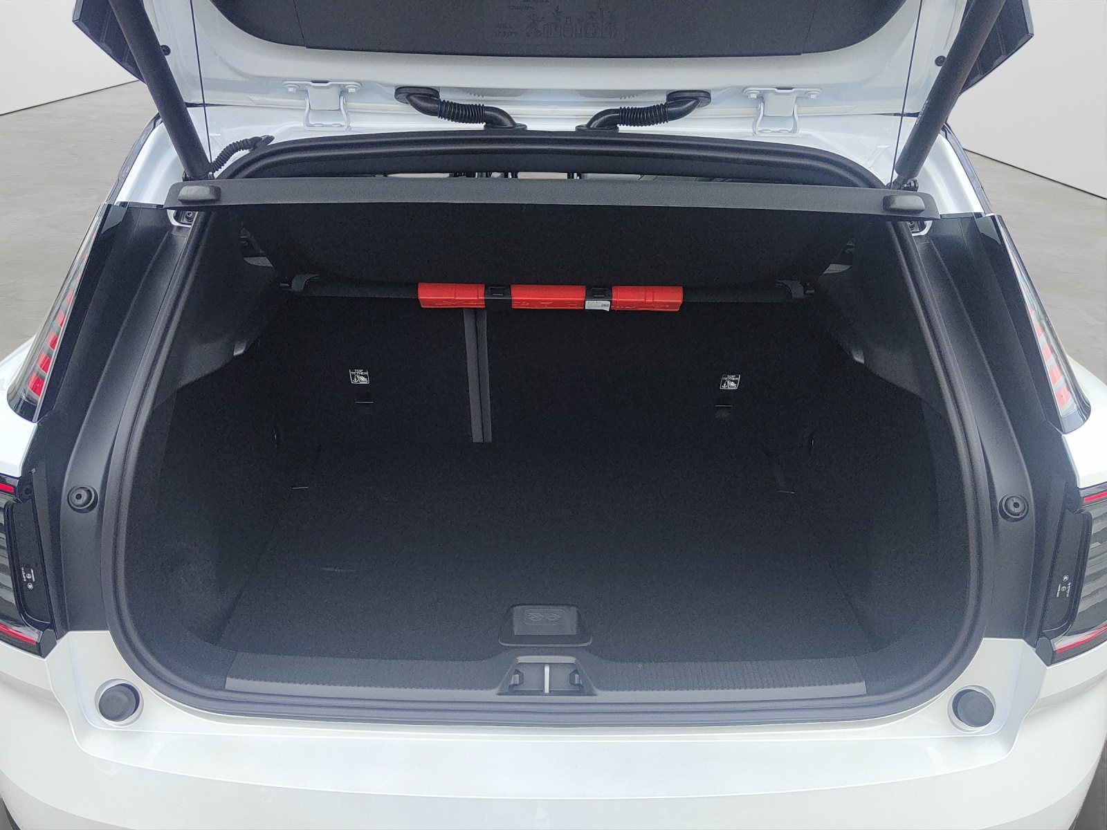 VOLVO EX30 P8 Ultra AWD-image-5