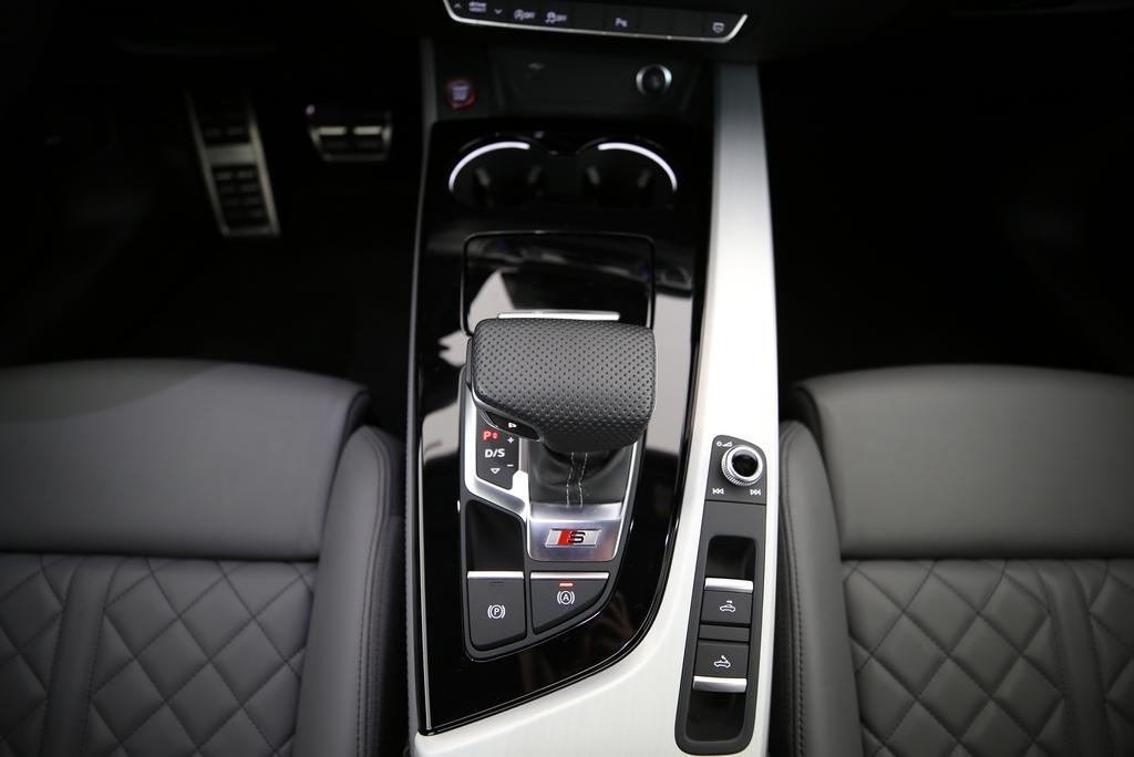 AUDI S5 Cabriolet 3.0 V6 TFSI quattro T-Tronic-image-9