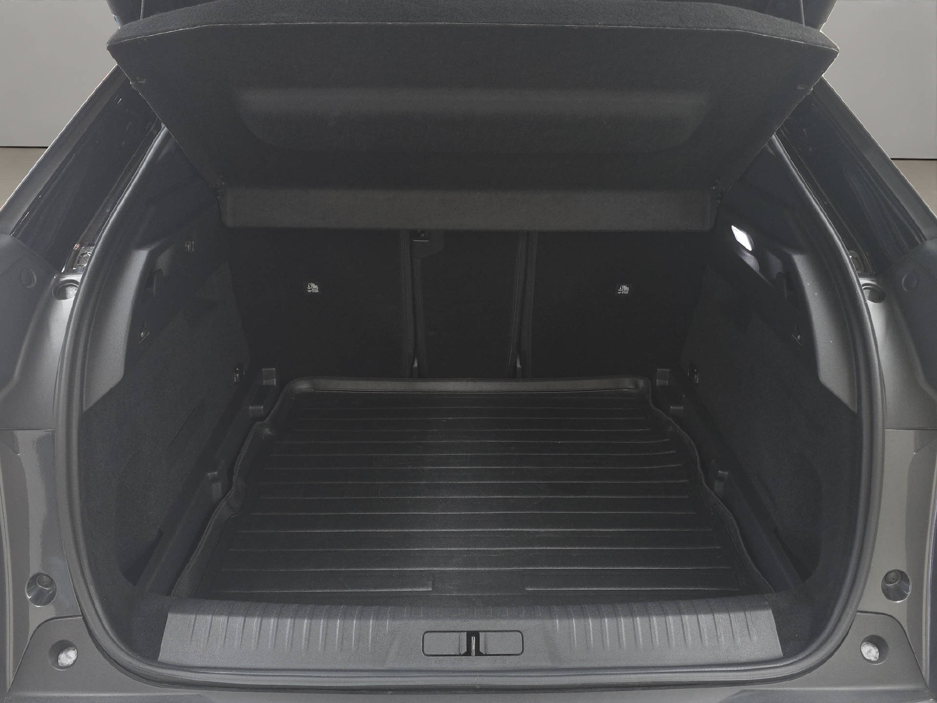 PEUGEOT 3008 1.2 Hybrid GT-image-11