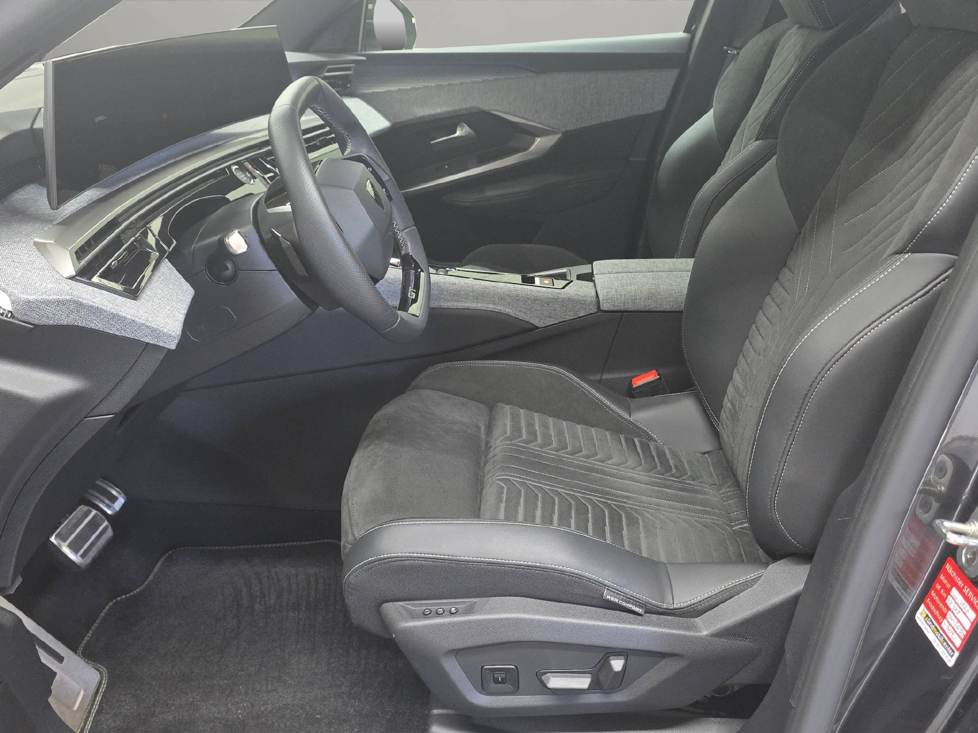PEUGEOT 3008 1.2 Hybrid GT-image-5