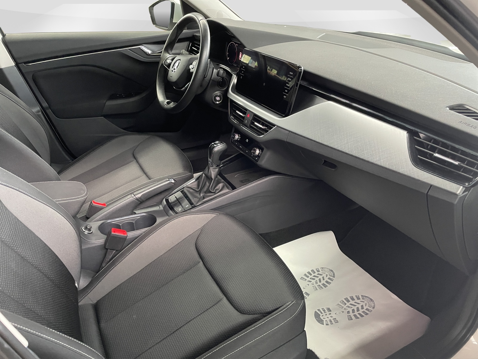 SKODA Kamiq 1.0 TSI Ambition DSG-image-8