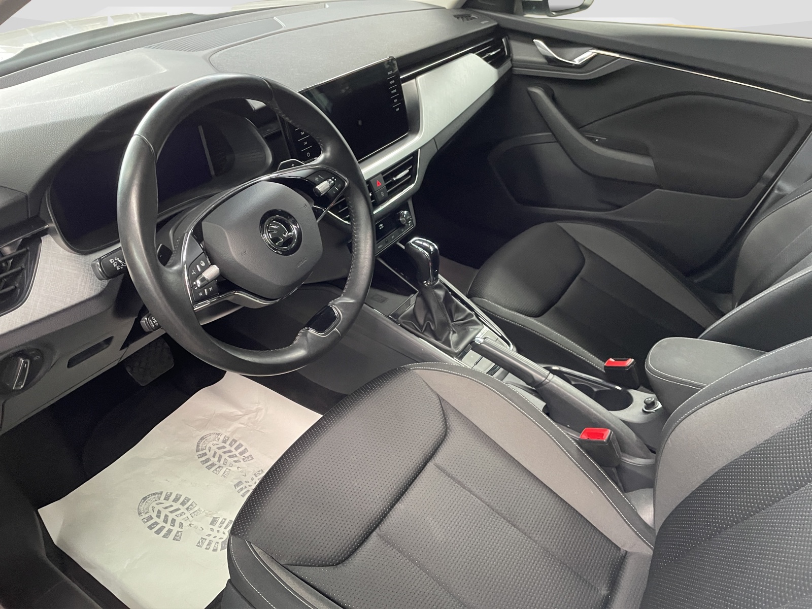 SKODA Kamiq 1.0 TSI Ambition DSG-image-6