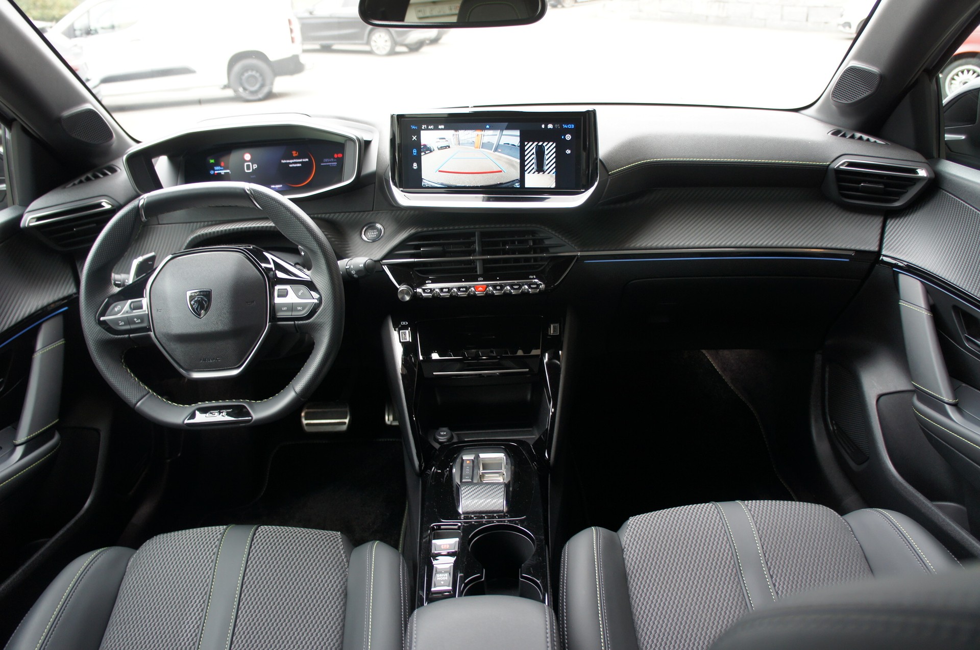 PEUGEOT 208 1.2 MHEV 145 GT-image-8