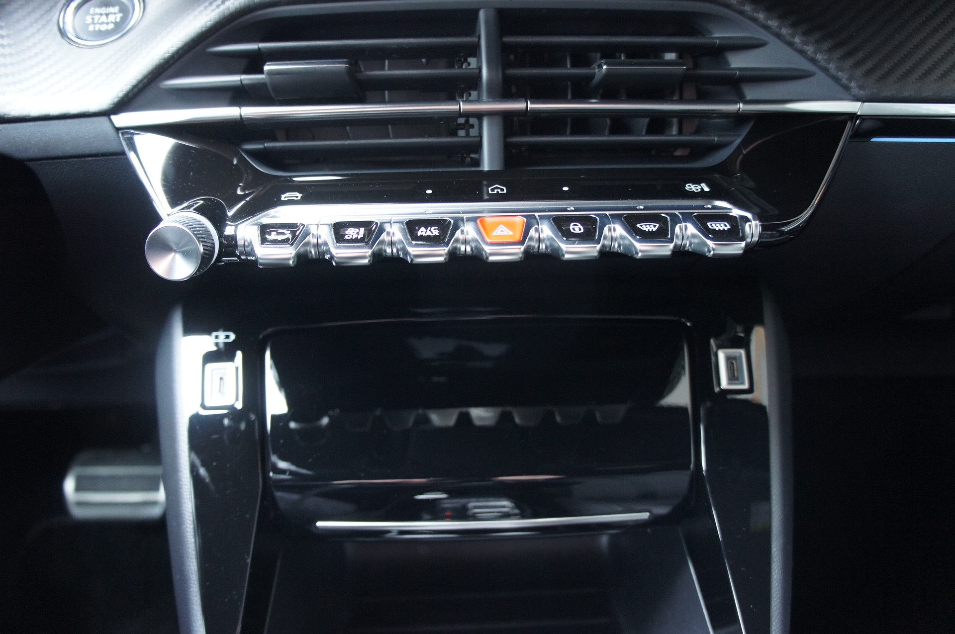 PEUGEOT 208 1.2 MHEV 145 GT-image-14
