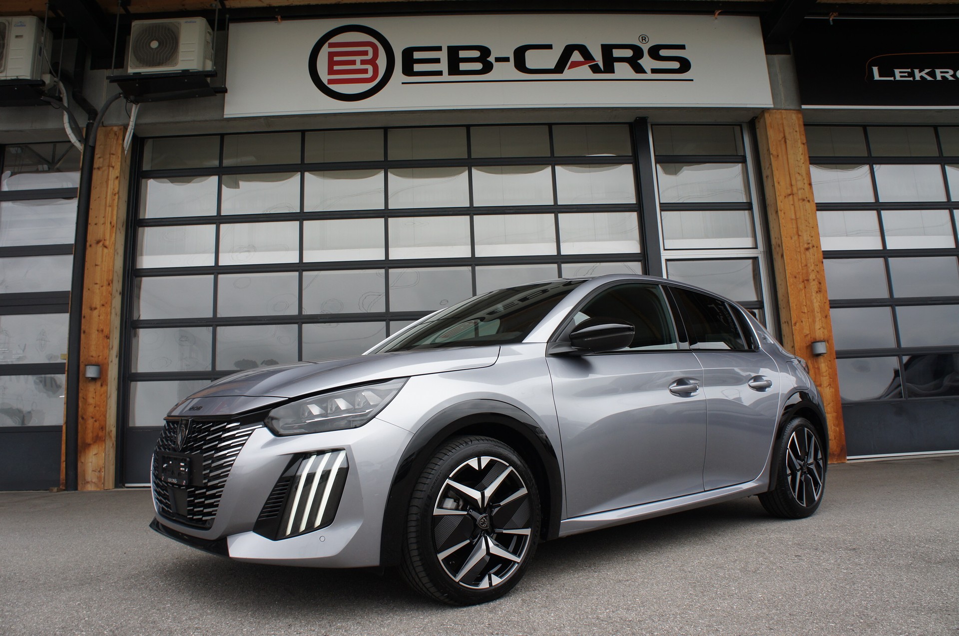 PEUGEOT 208 1.2 MHEV 145 GT-image-0