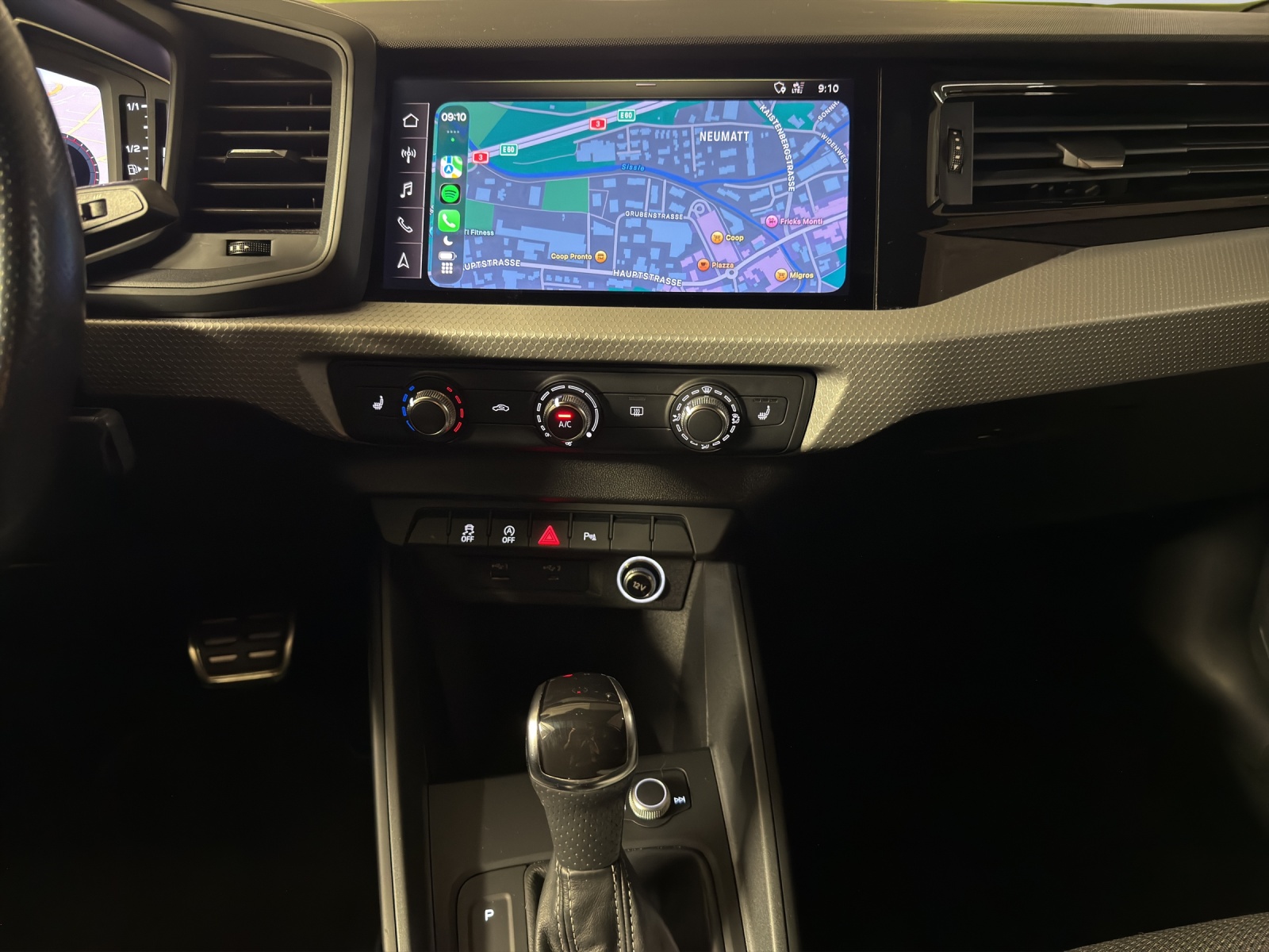 AUDI A1 Sportback 30 TFSI S Line S-tronic-image-15