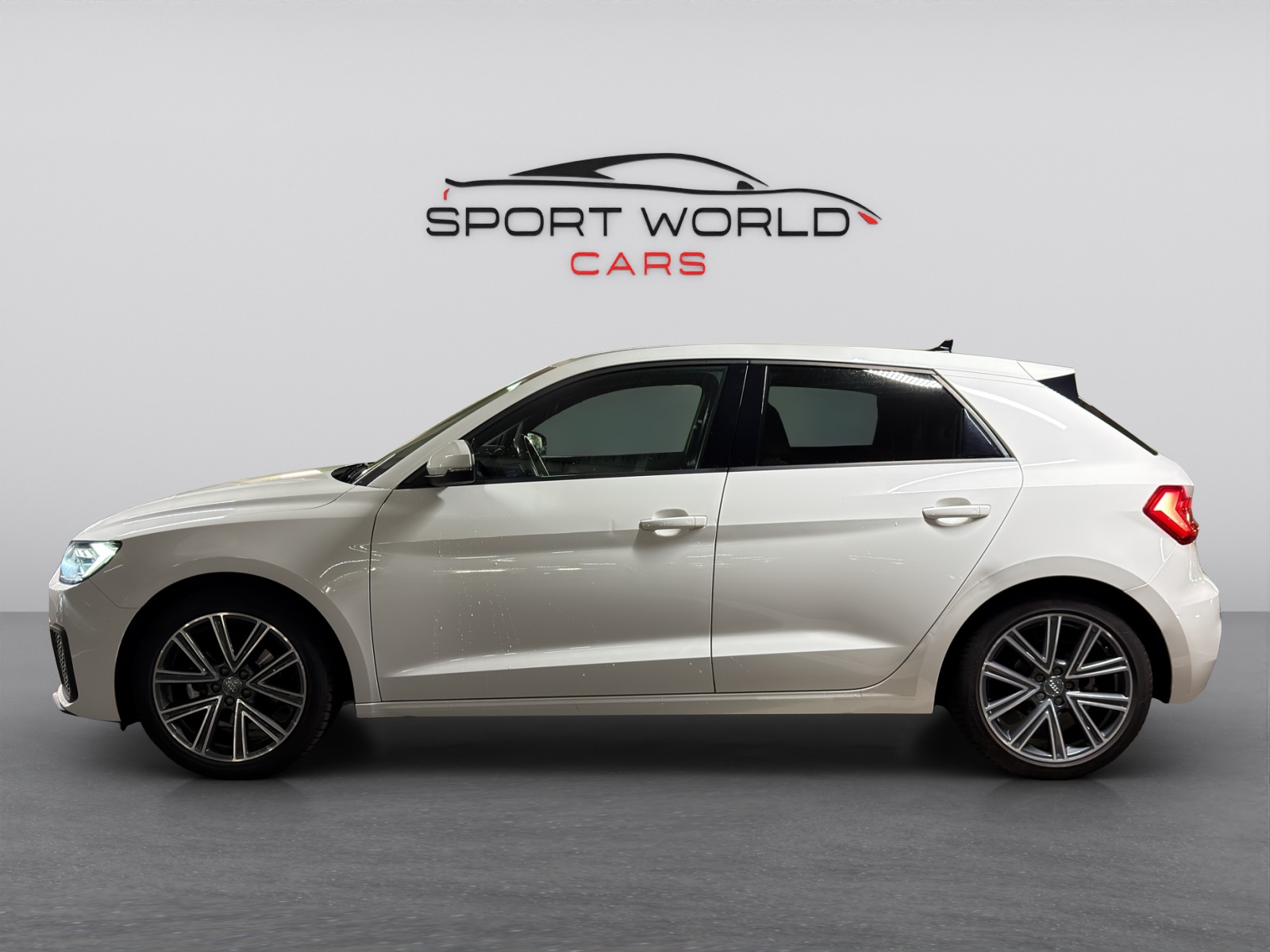 AUDI A1 Sportback 30 TFSI S Line S-tronic-image-24