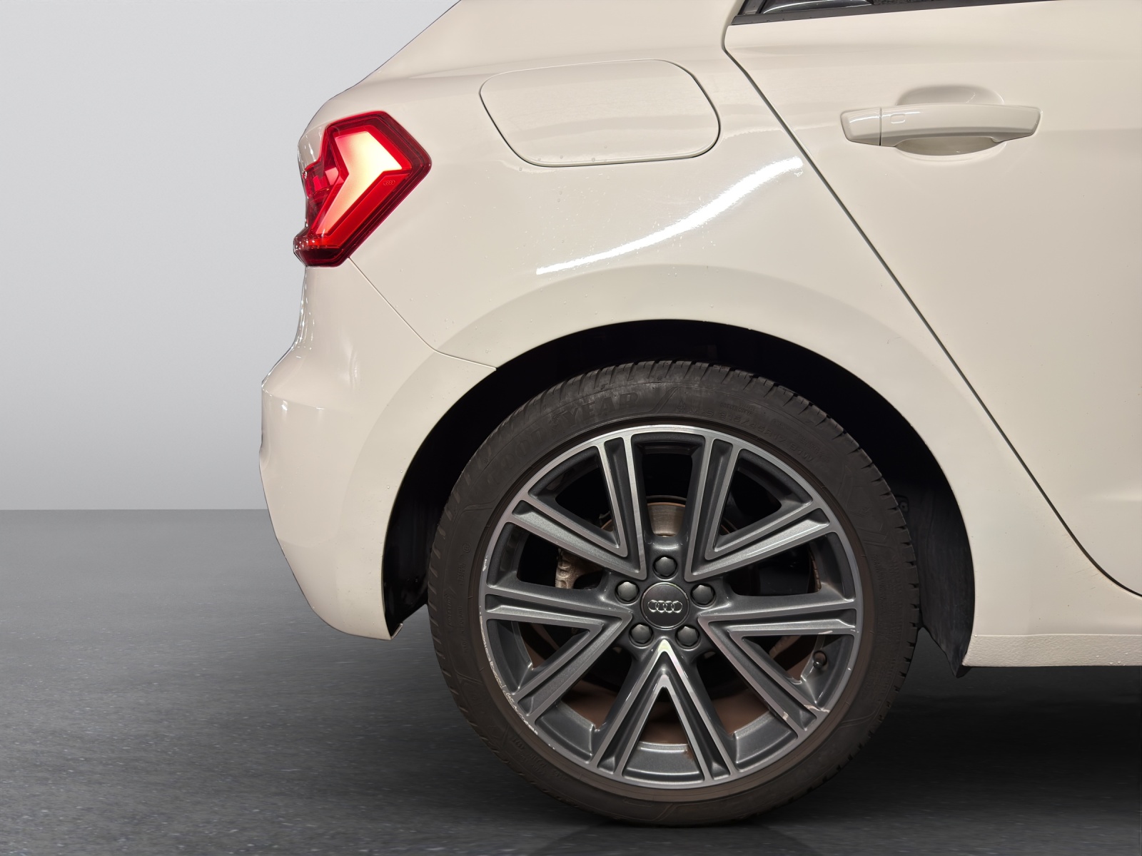 AUDI A1 Sportback 30 TFSI S Line S-tronic-image-27