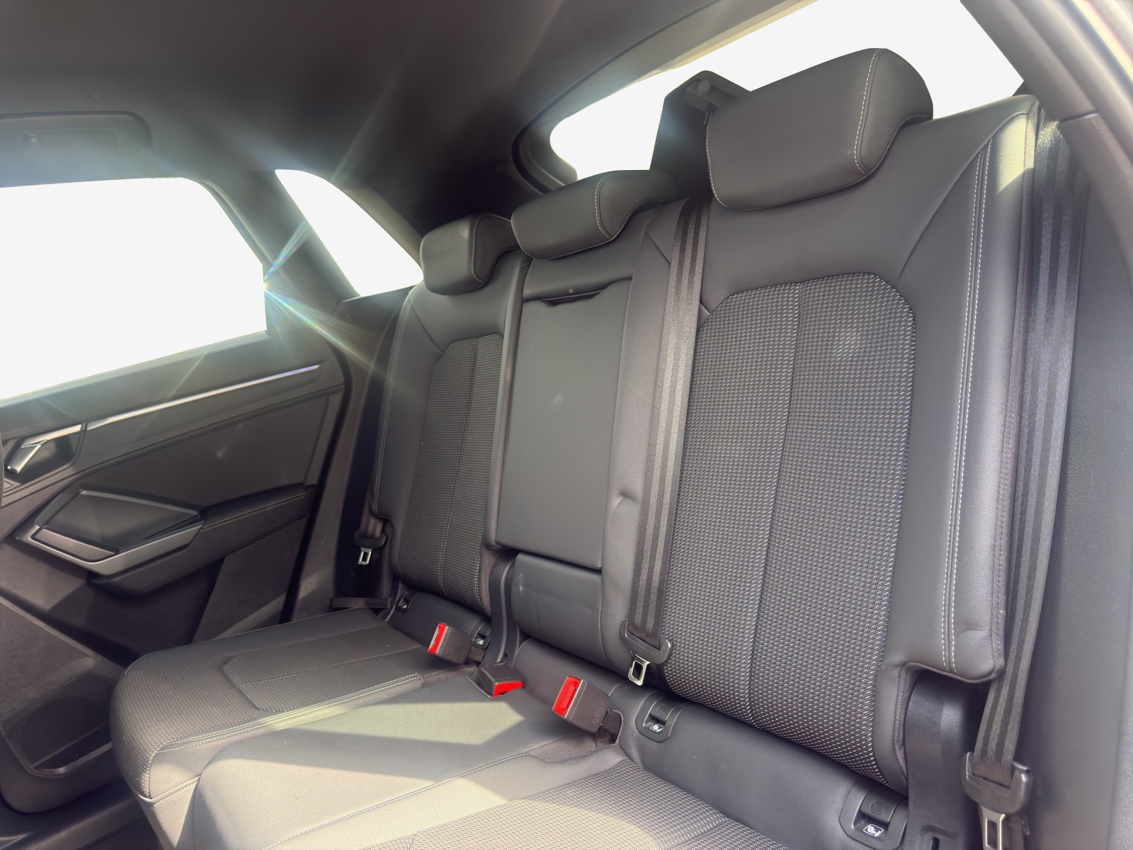 AUDI Q3 35 TFSI S line Attraction S-tronic-image-11