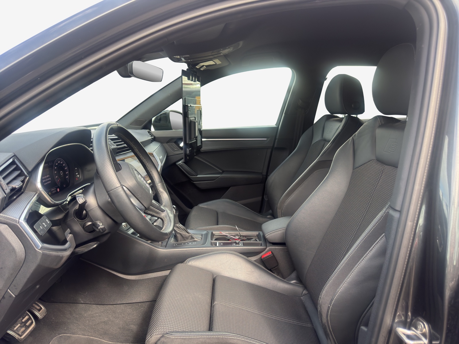 AUDI Q3 35 TFSI S line Attraction S-tronic-image-7