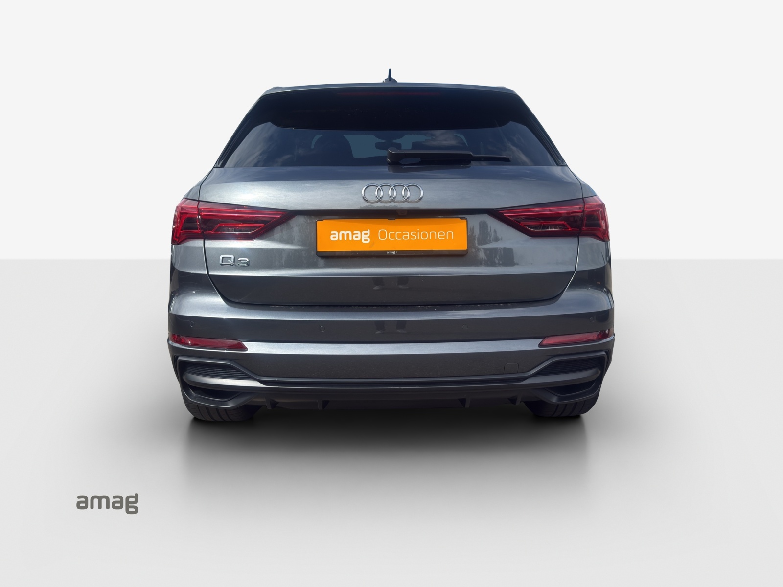 AUDI Q3 35 TFSI S line Attraction S-tronic-showroom-element-3
