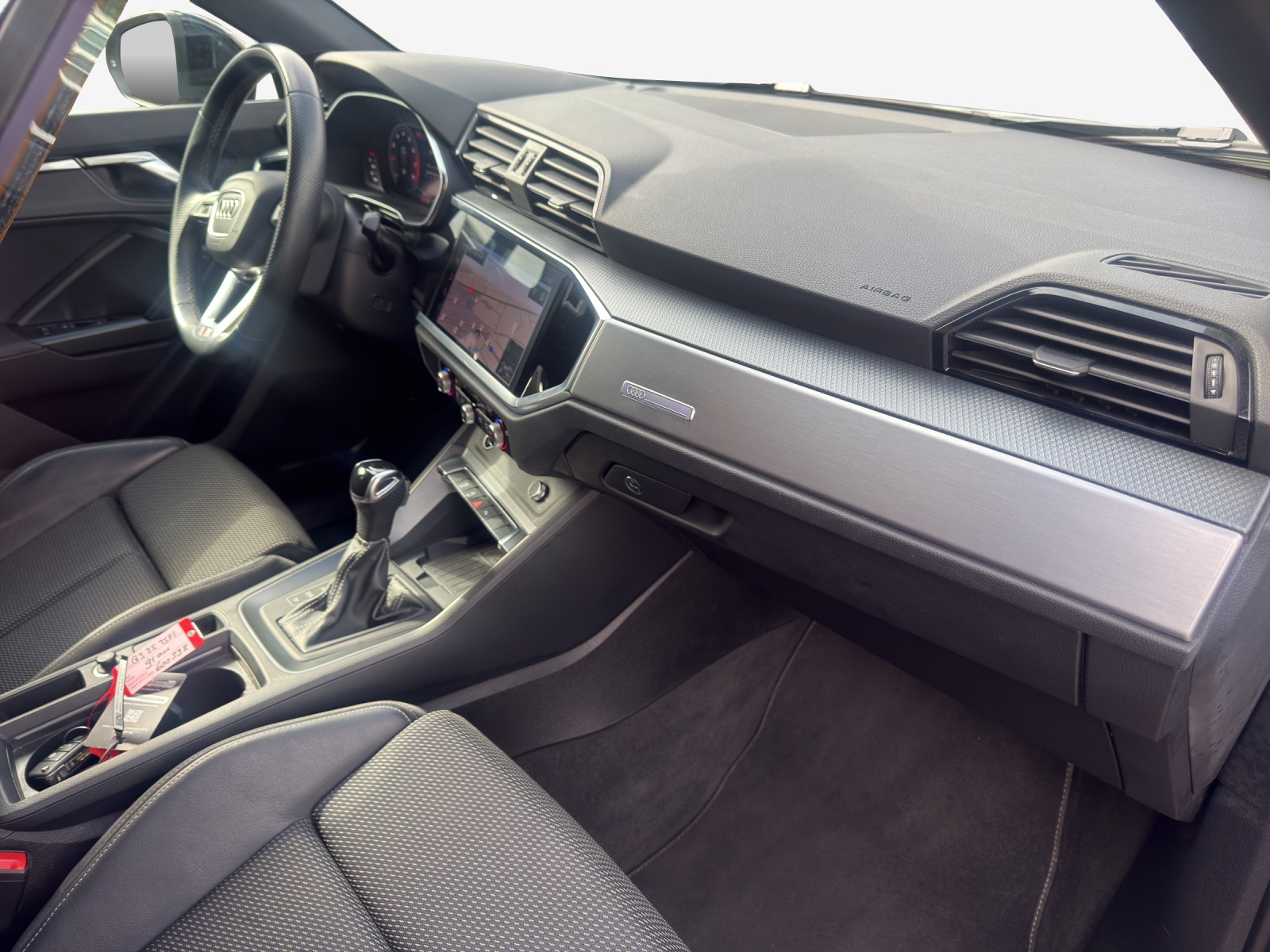 AUDI Q3 35 TFSI S line Attraction S-tronic-image-15