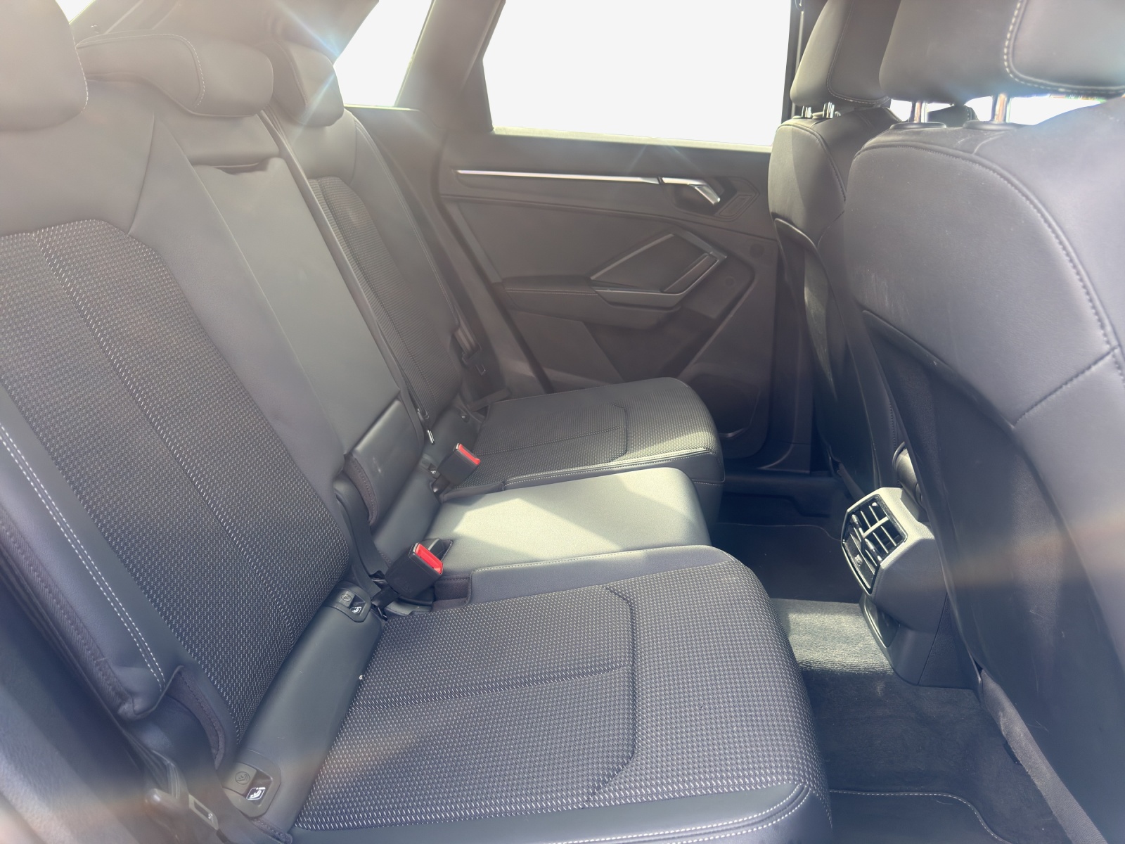 AUDI Q3 35 TFSI S line Attraction S-tronic-image-13