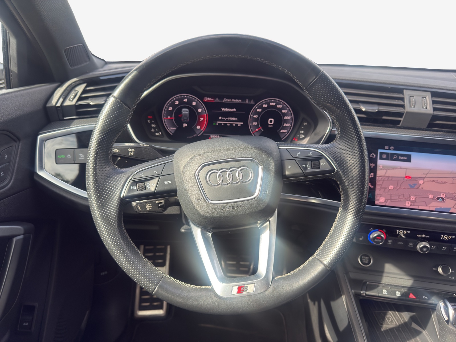 AUDI Q3 35 TFSI S line Attraction S-tronic-image-9