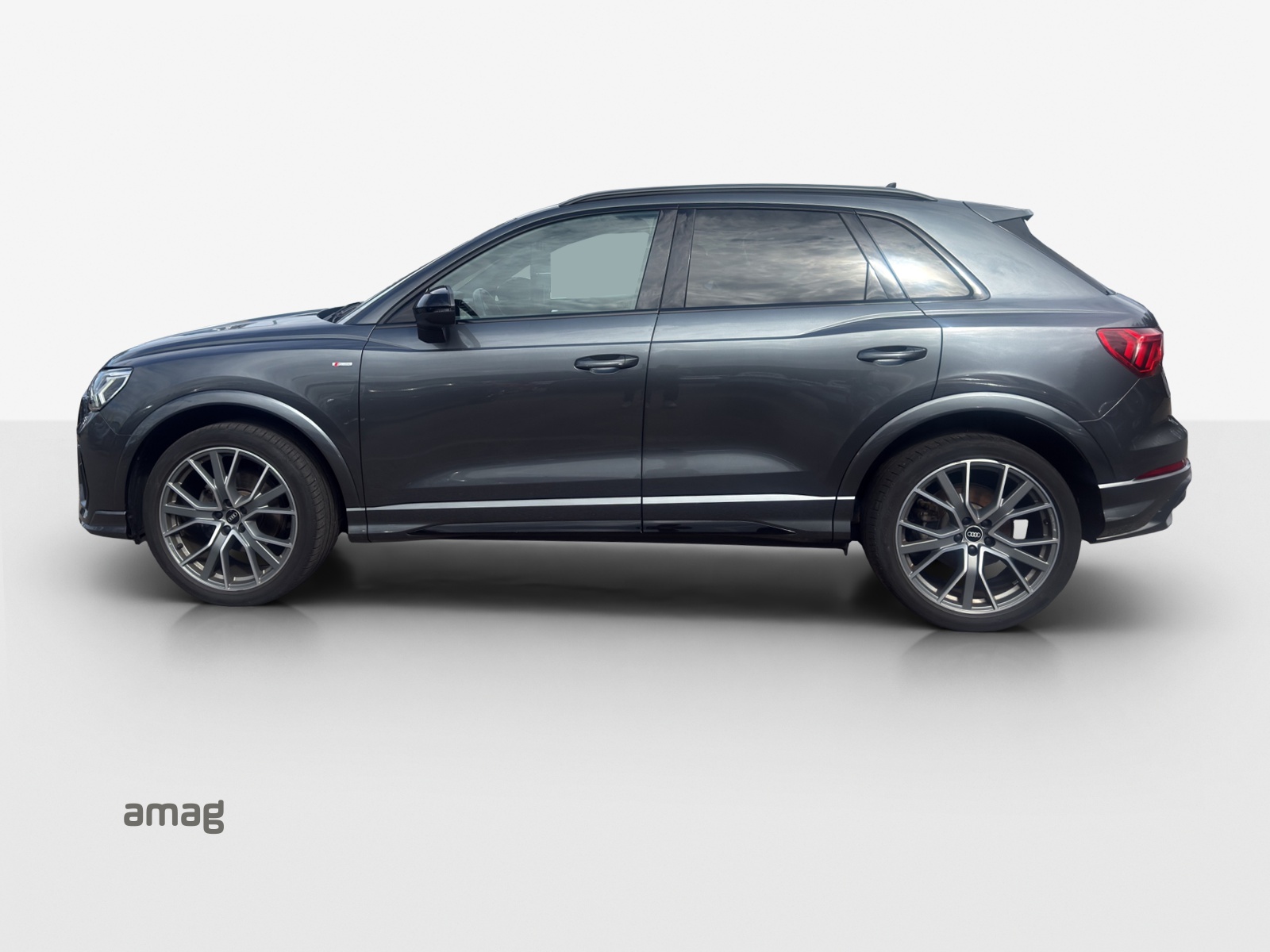 AUDI Q3 35 TFSI S line Attraction S-tronic-showroom-element-1