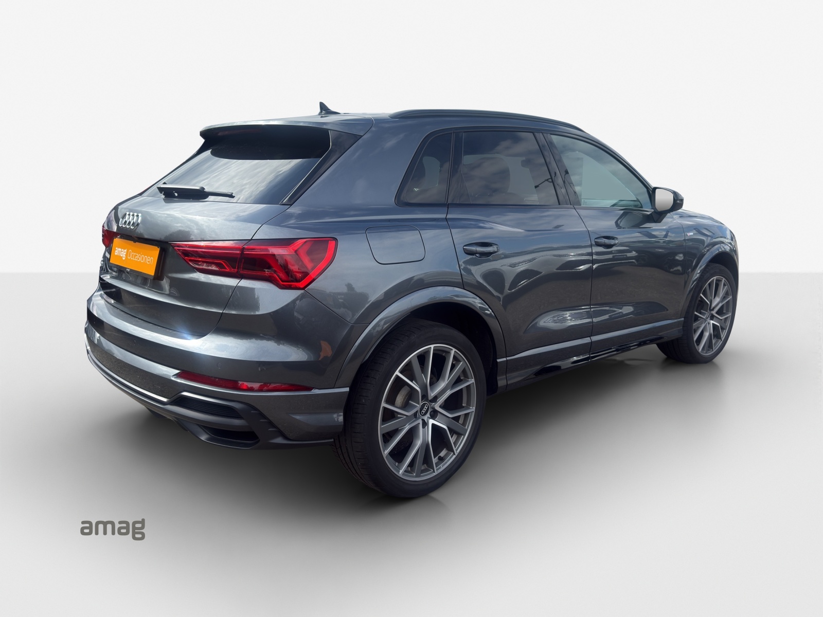 AUDI Q3 35 TFSI S line Attraction S-tronic-image-4
