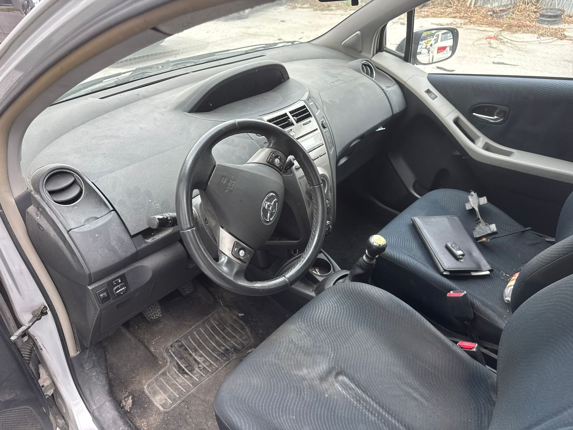 TOYOTA Yaris 1.33 Linea Sol-image-7