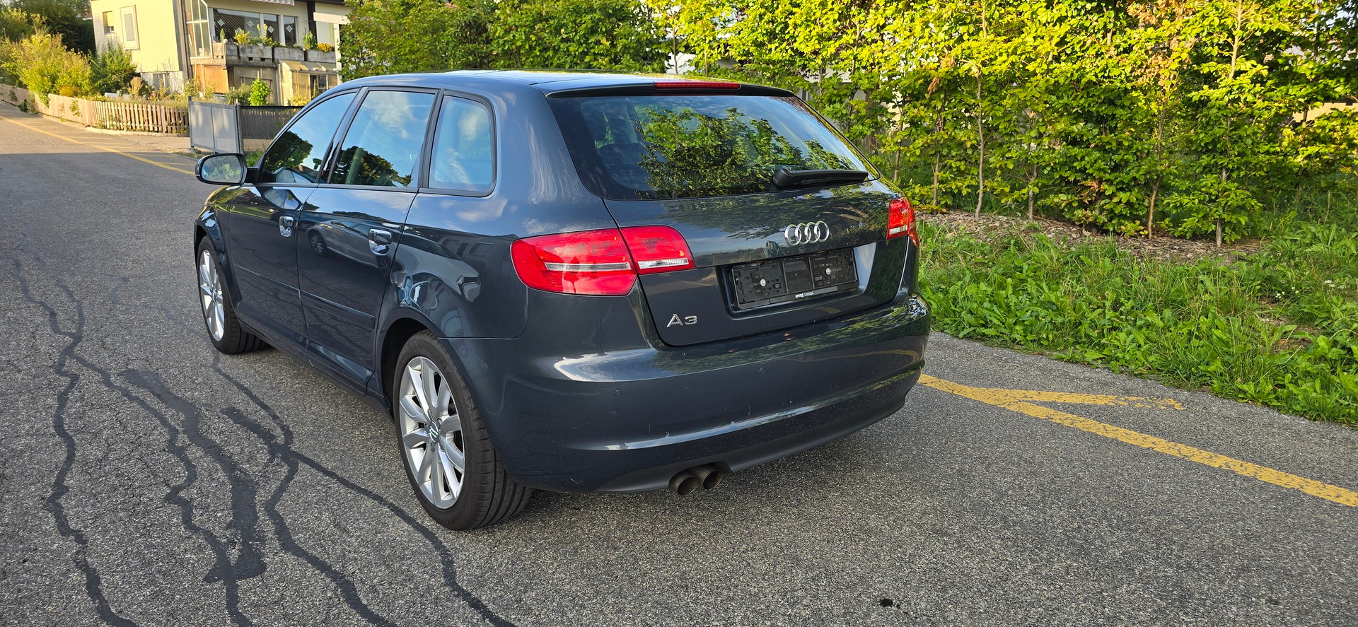 AUDI A3 Sportback 1.4 TFSI Attraction S-tronic-image-4