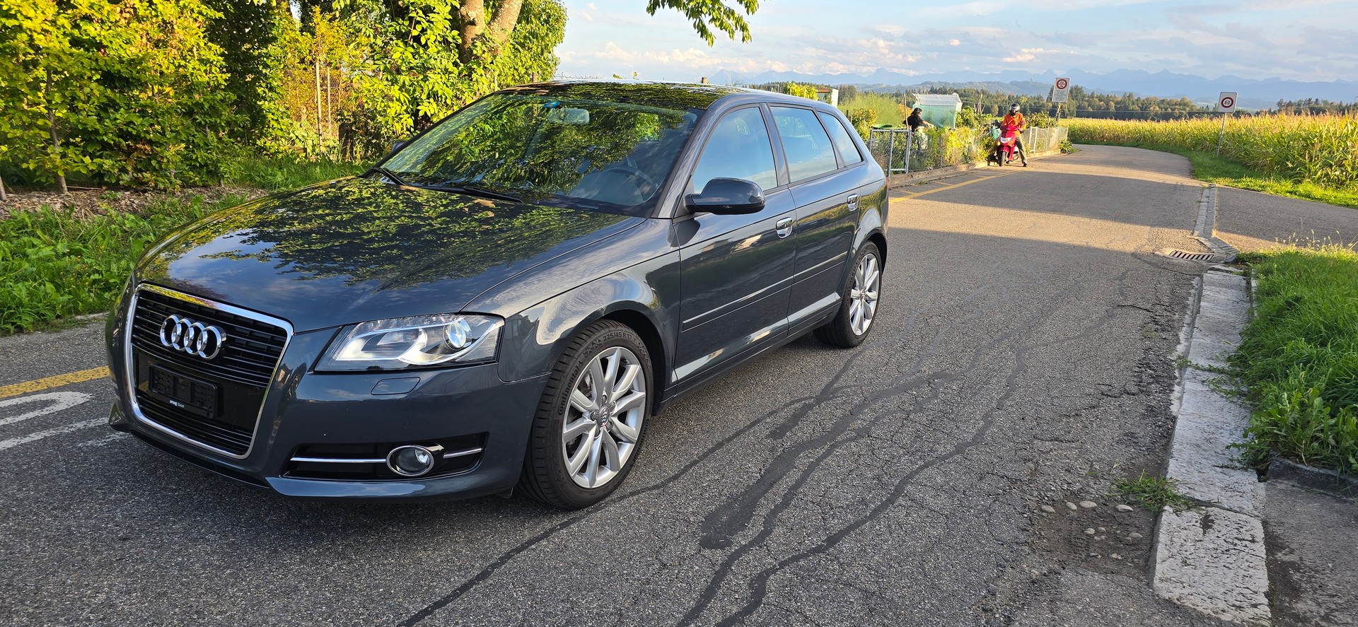 AUDI A3 Sportback 1.4 TFSI Attraction S-tronic-image-2