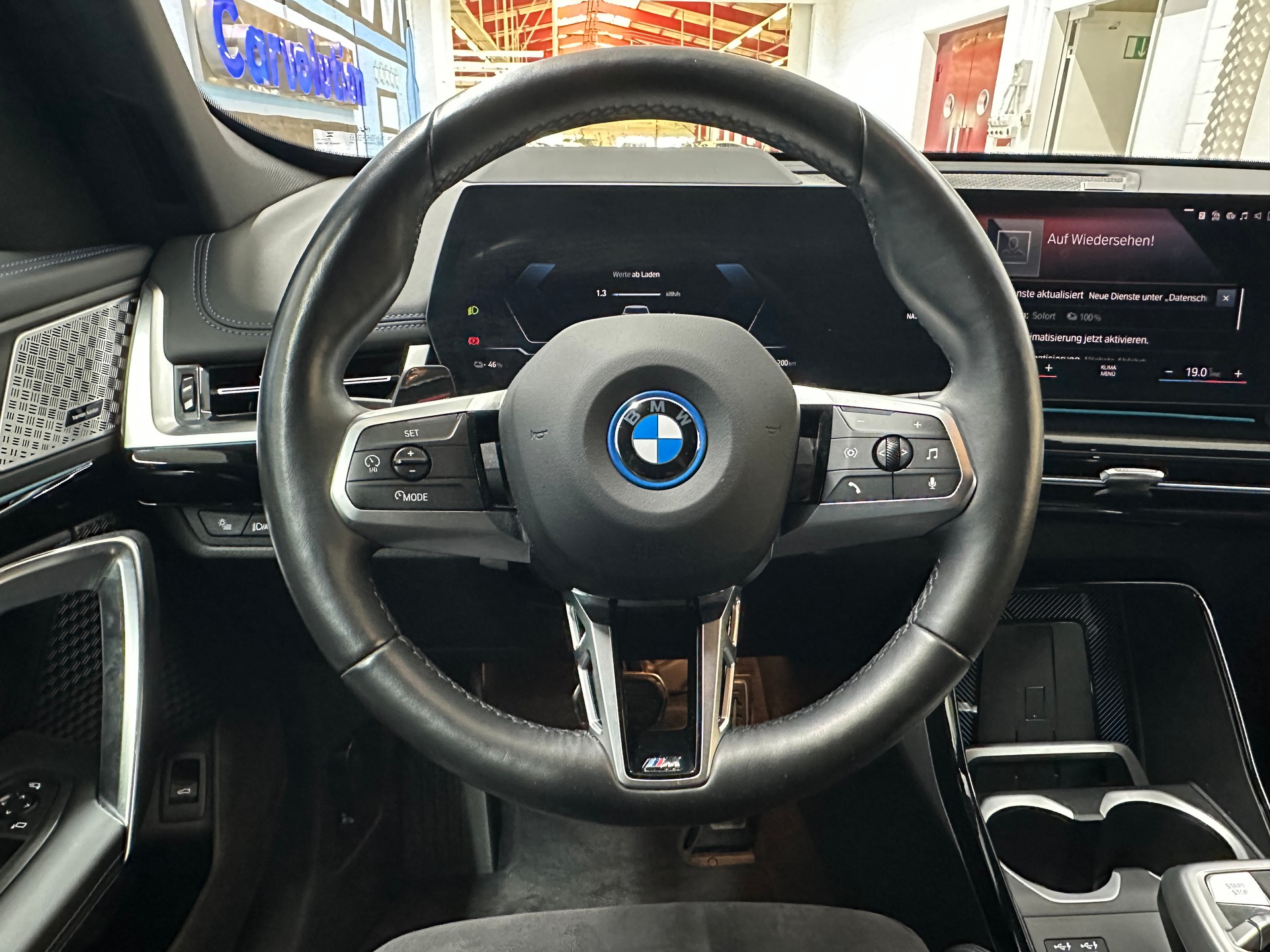 BMW iX1 xDrive 30 M Sport-image-10