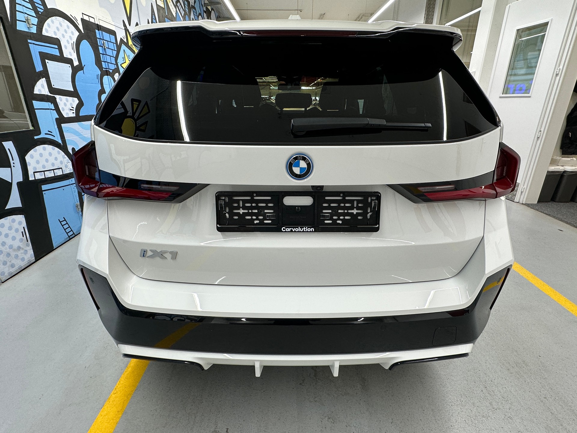 BMW iX1 xDrive 30 M Sport-image-4