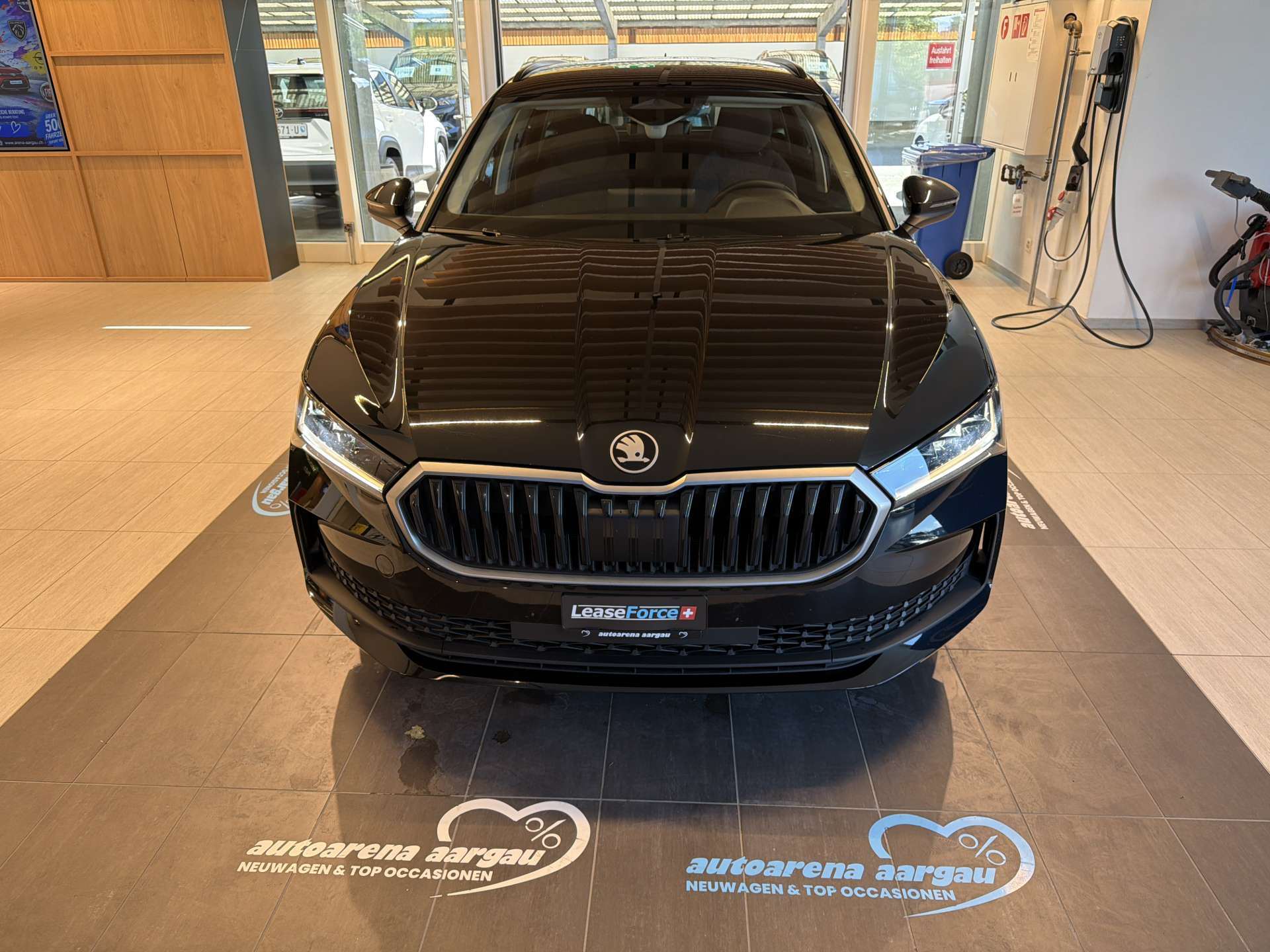 SKODA Superb Combi 1.5 eTSI mHEV Essence DSG-Automat-image-10