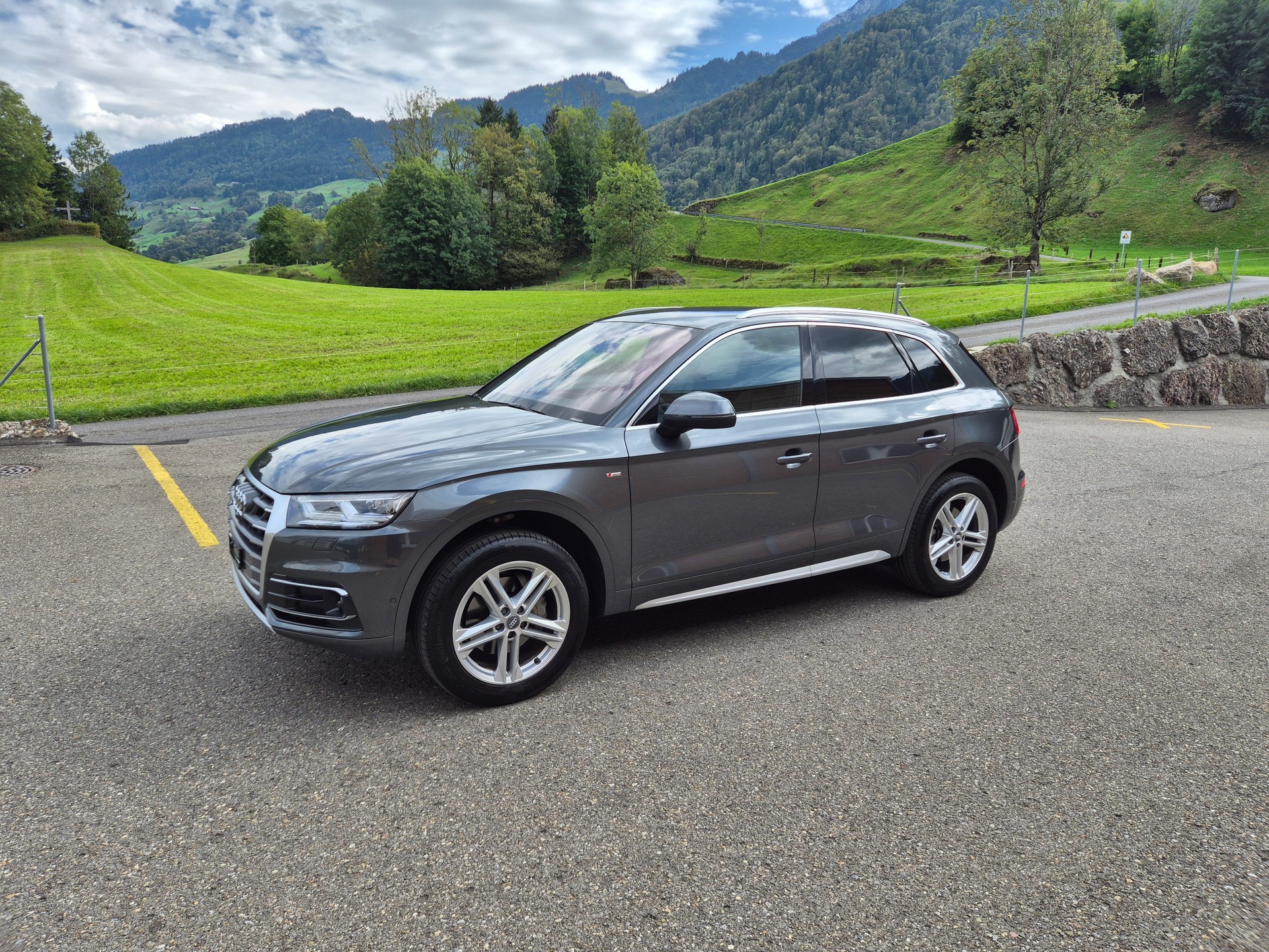 AUDI Q5 2.0 TFSI sport quattro S-tronic *S-Line*-image-1