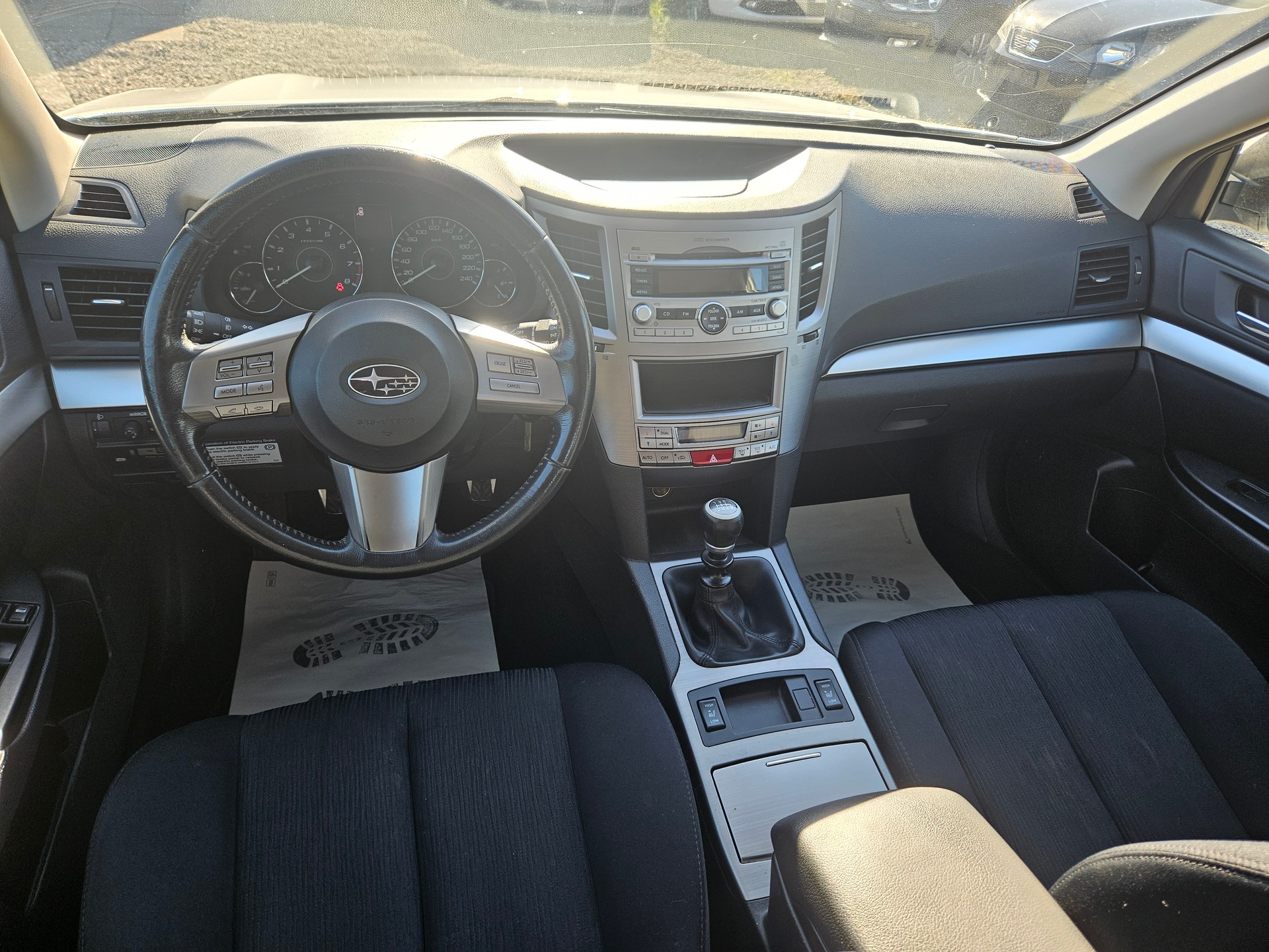 SUBARU Legacy 2.0i Swiss Special AWD-image-9