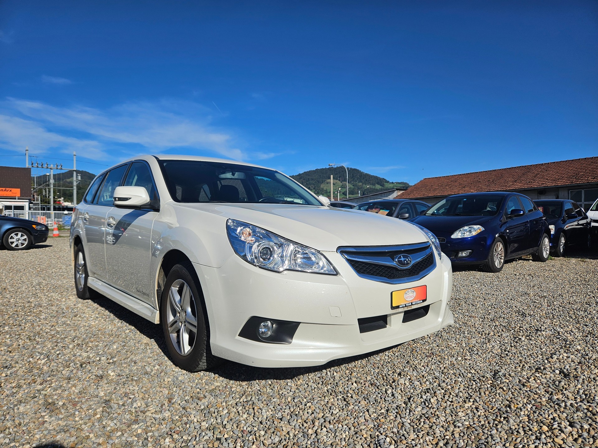 SUBARU Legacy 2.0i Swiss Special AWD-image-13