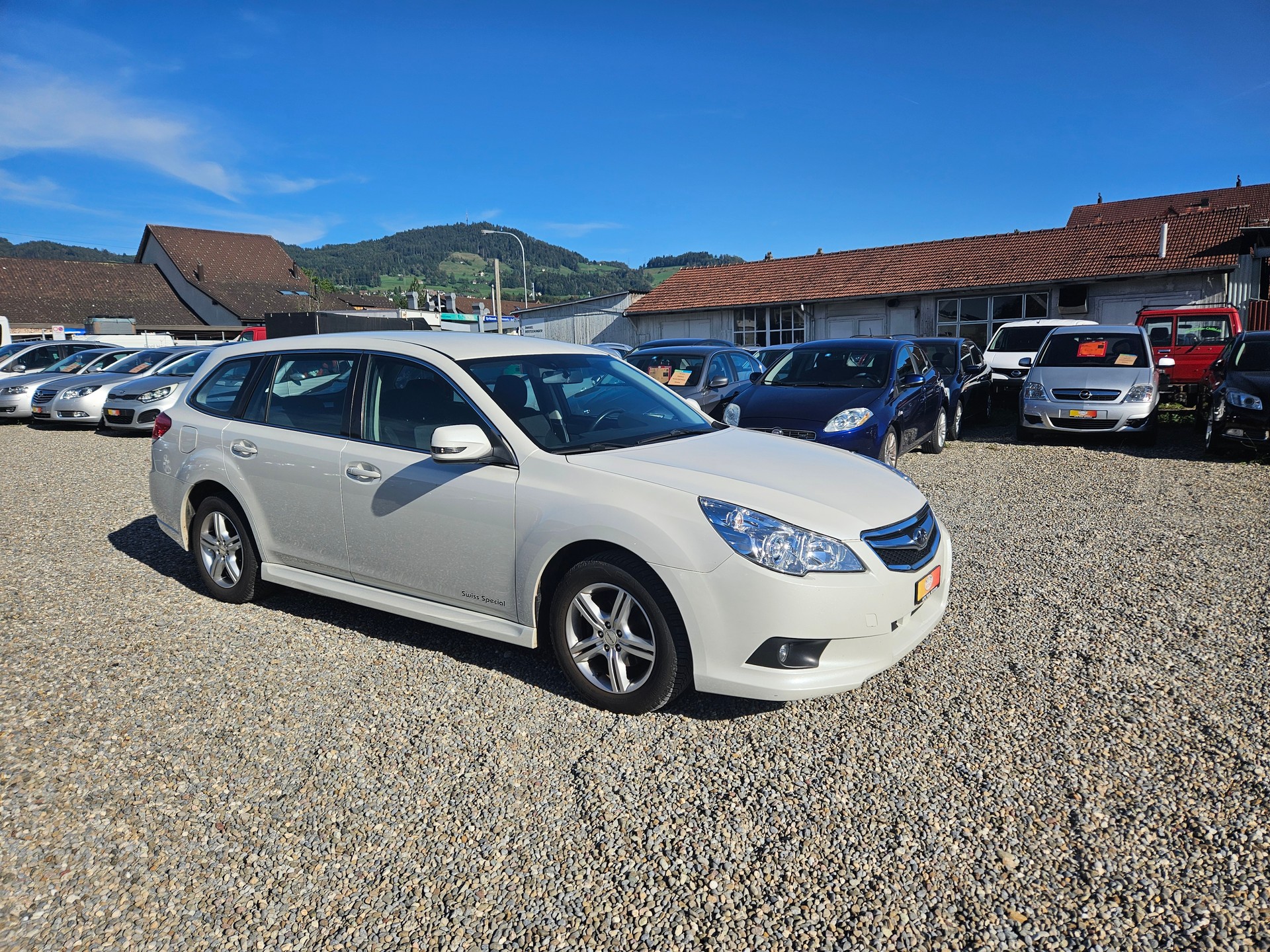 SUBARU Legacy 2.0i Swiss Special AWD-image-2