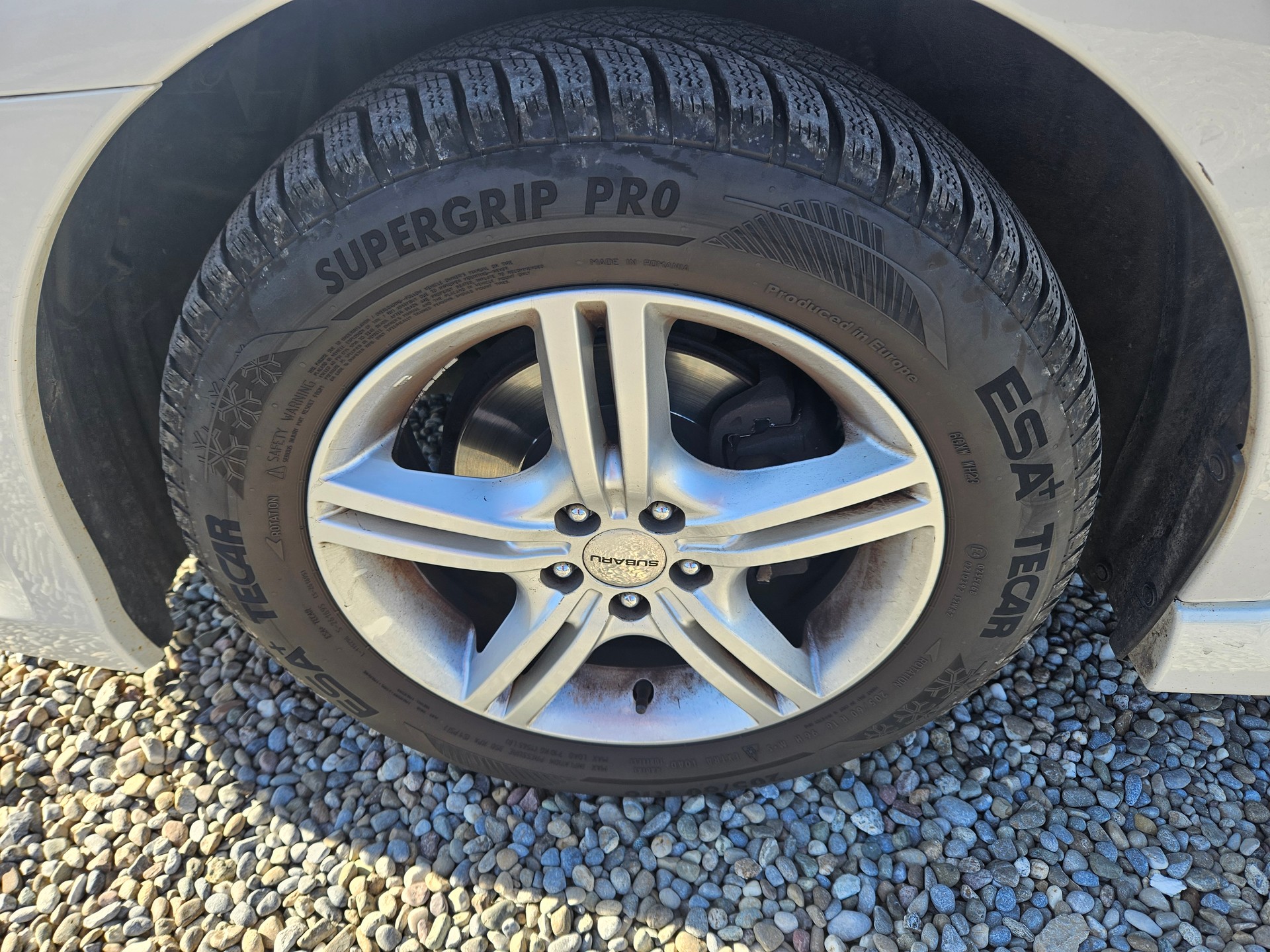 SUBARU Legacy 2.0i Swiss Special AWD-image-8