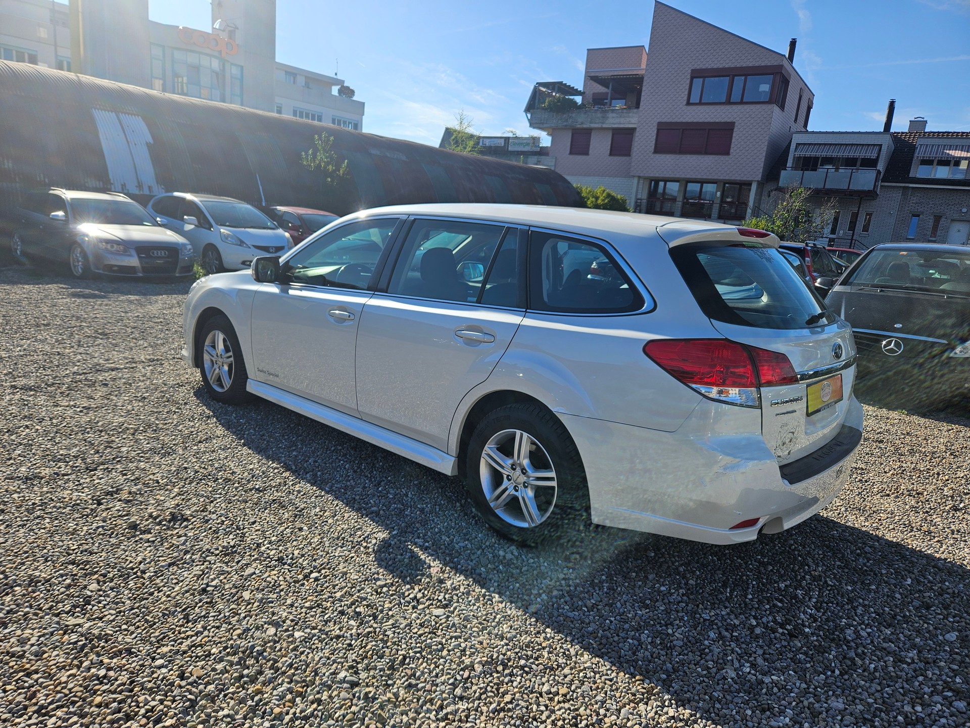 SUBARU Legacy 2.0i Swiss Special AWD-image-6