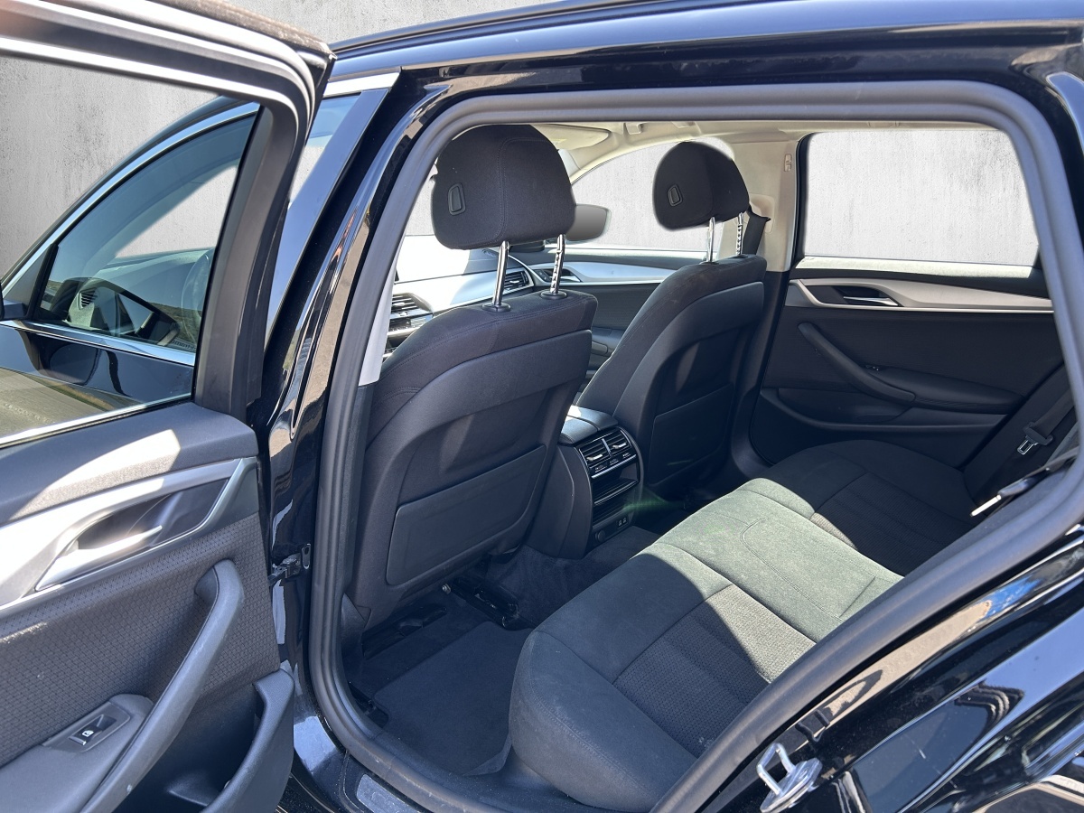 BMW 520d xDrive Touring Steptronic-image-9
