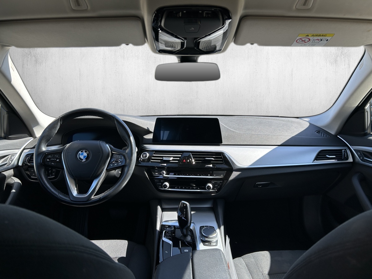 BMW 520d xDrive Touring Steptronic-image-10