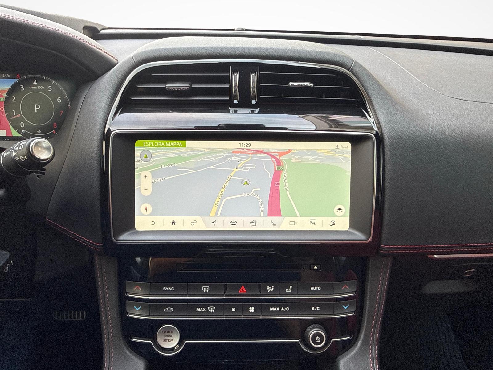 JAGUAR F-Pace 2.0 T 300 R-Sport AWD + Pneumatici invernali-image-14
