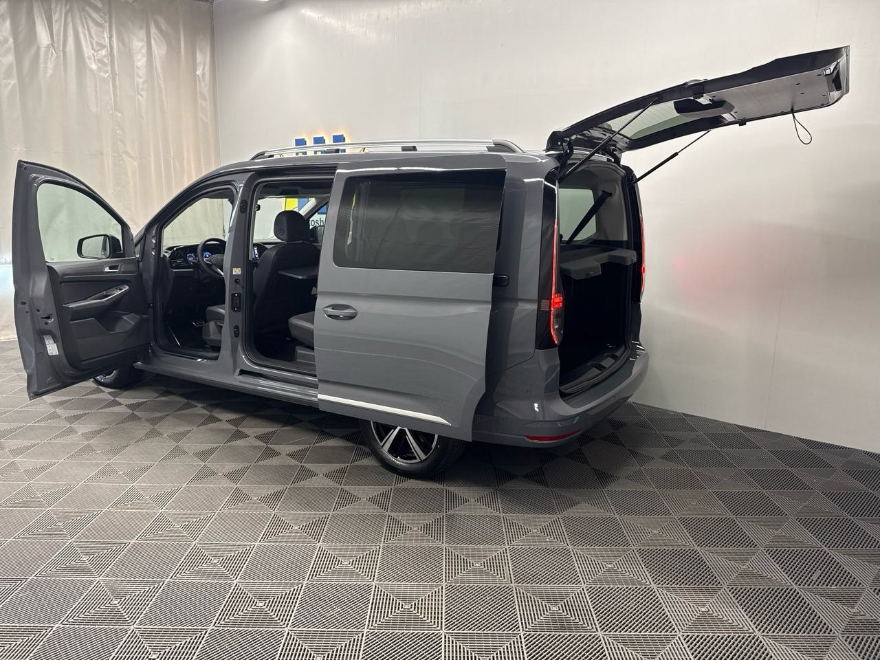 VW Caddy Maxi 1.5 TSI Style DSG-image-11
