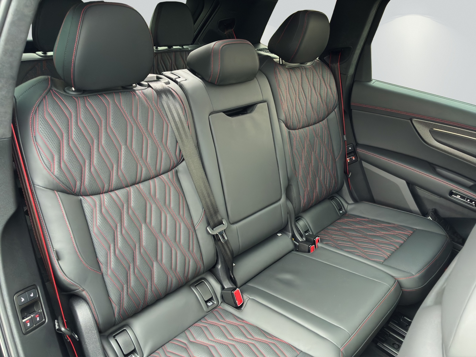 AUDI Q7 SUV TDI quattro 220 kW-image-8
