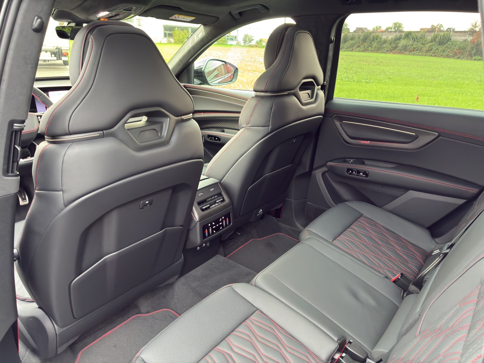 AUDI Q7 SUV TDI quattro 220 kW-image-18