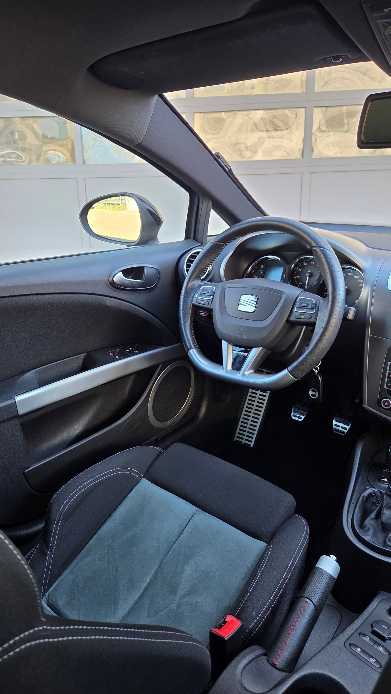 SEAT 2.0 TSI Cupra R-Evolution-image-8