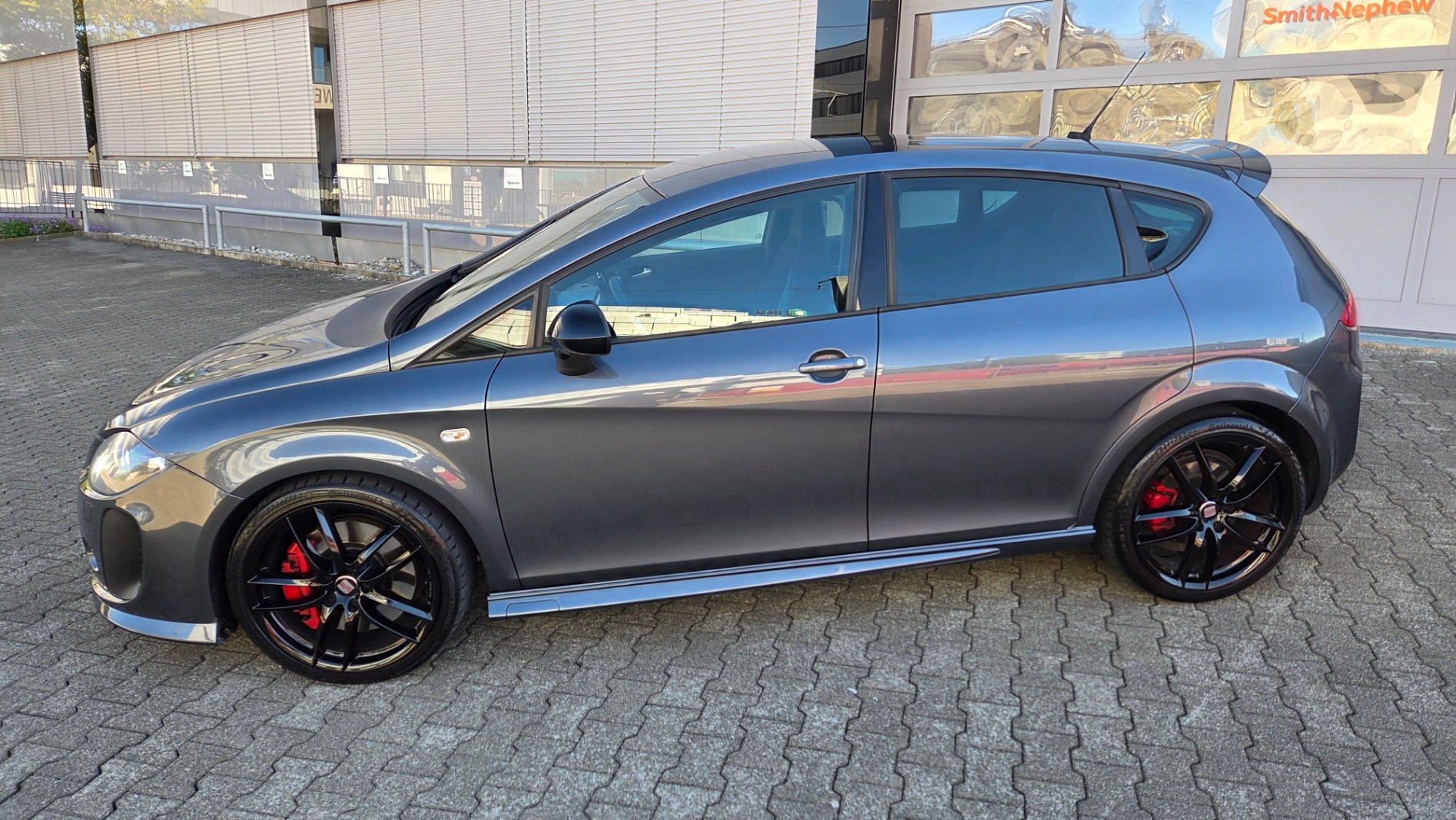 SEAT 2.0 TSI Cupra R-Evolution-image-1