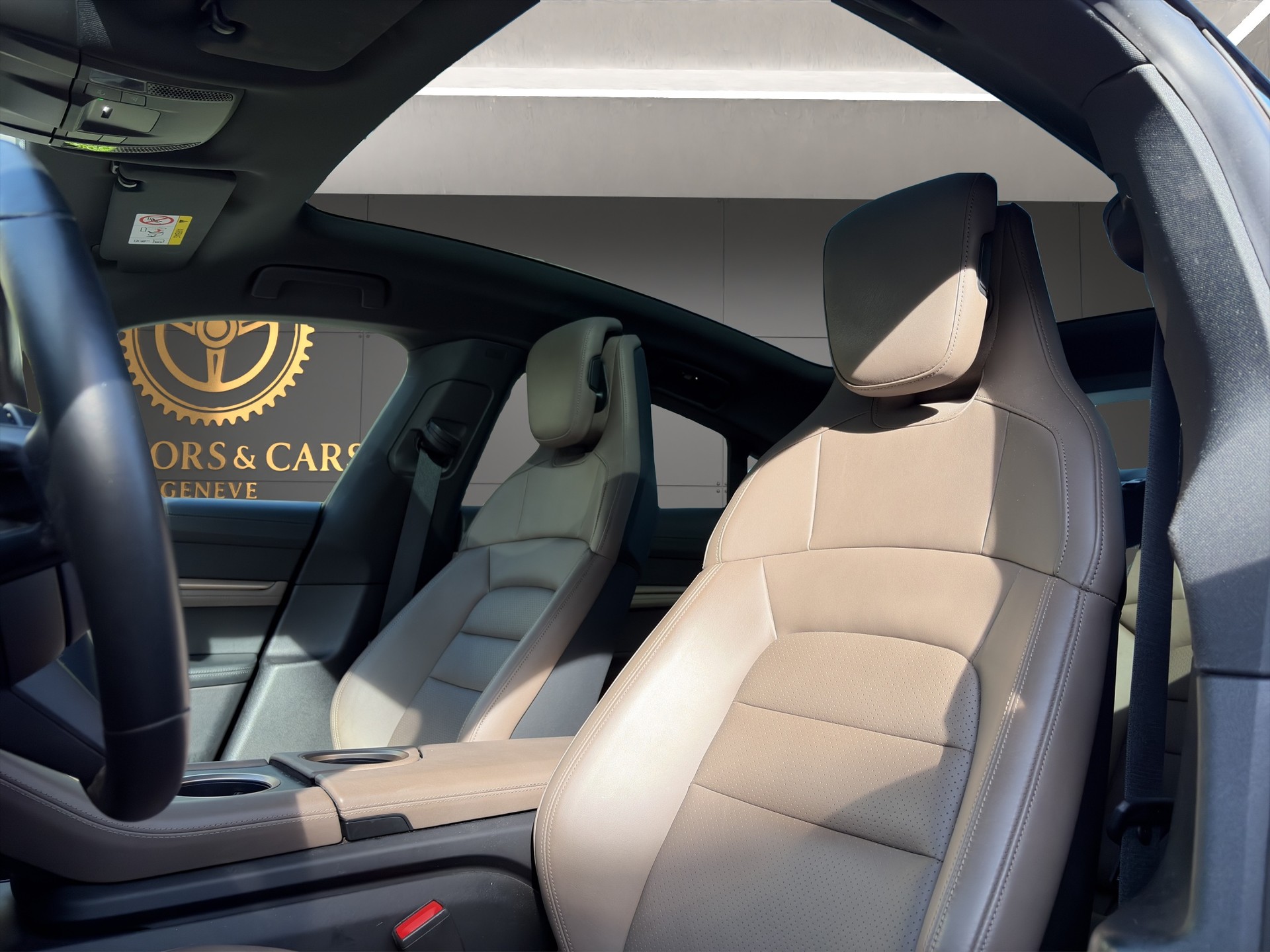 PORSCHE Taycan 4S-image-15