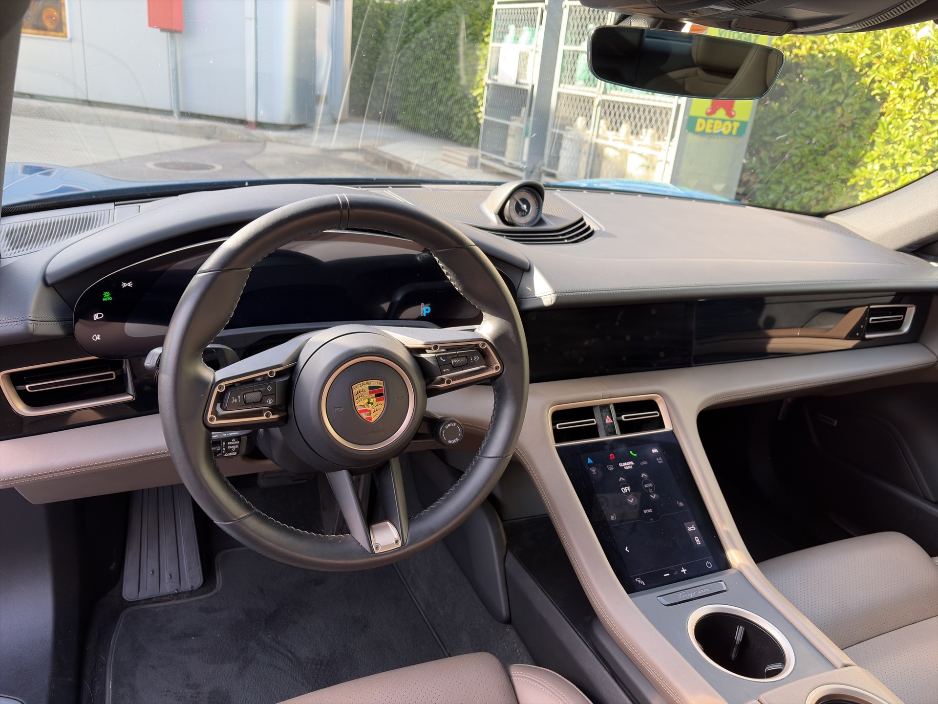 PORSCHE Taycan 4S-image-13