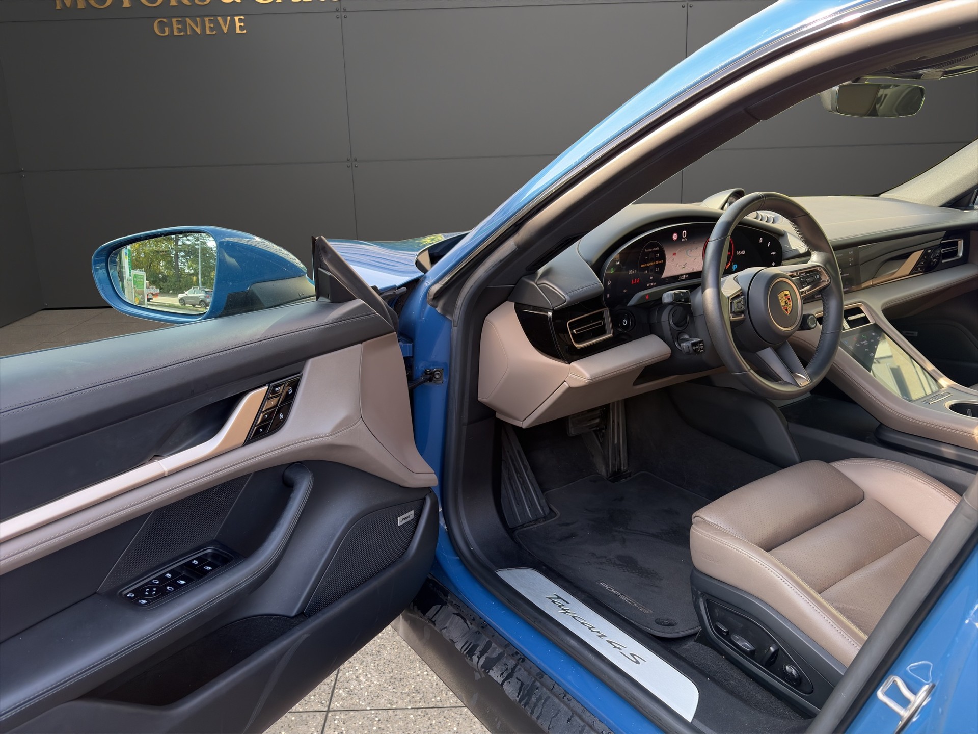 PORSCHE Taycan 4S-image-9