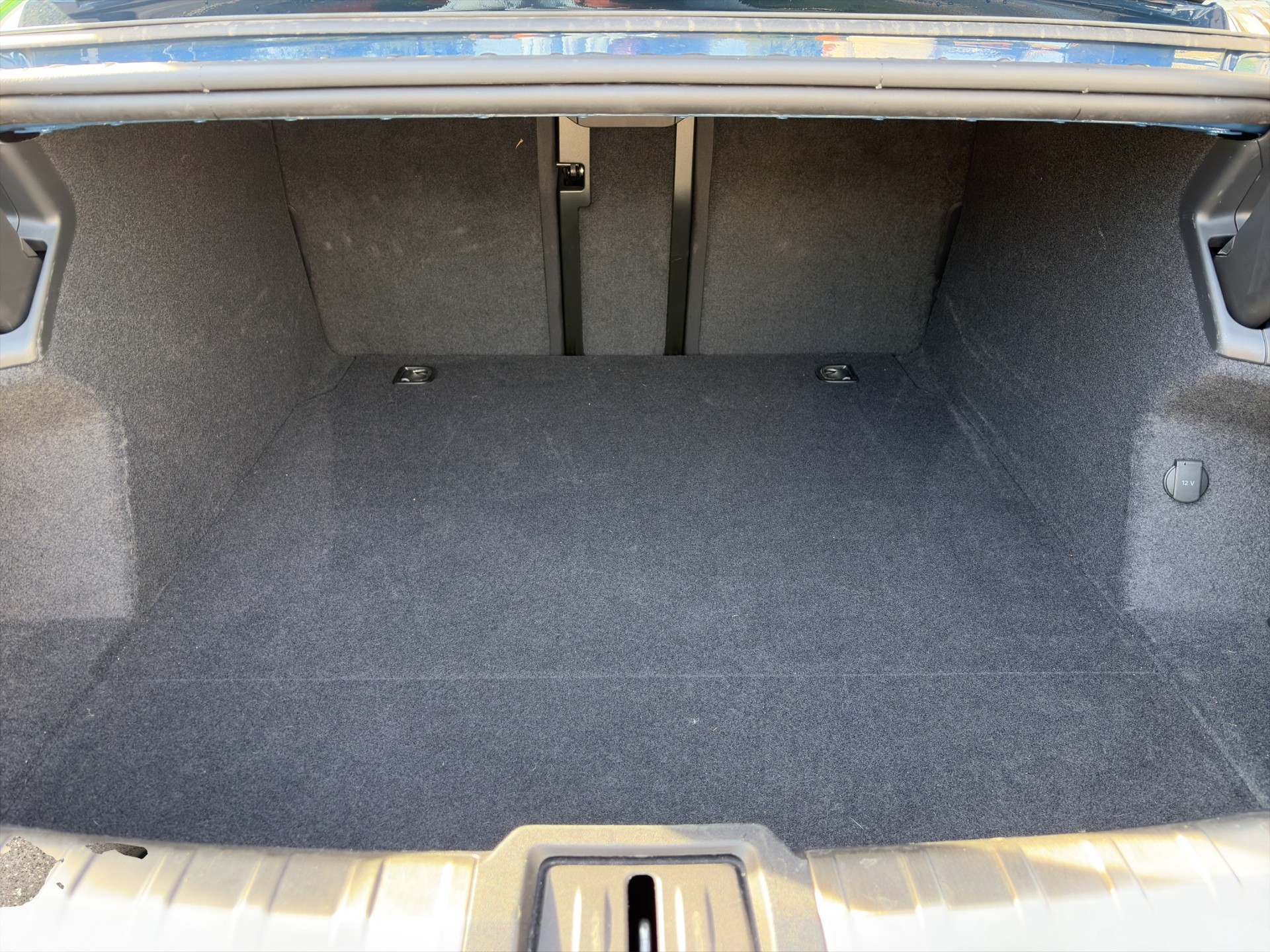 PORSCHE Taycan 4S-image-30