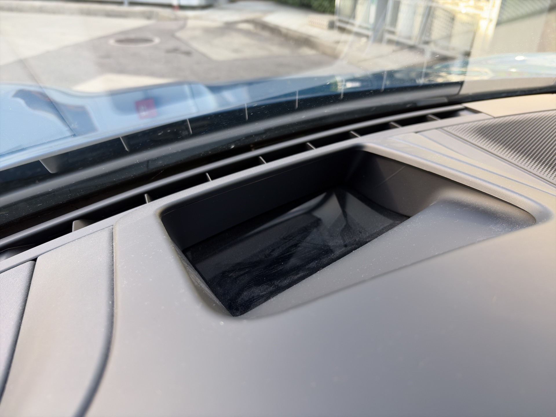 PORSCHE Taycan 4S-image-19