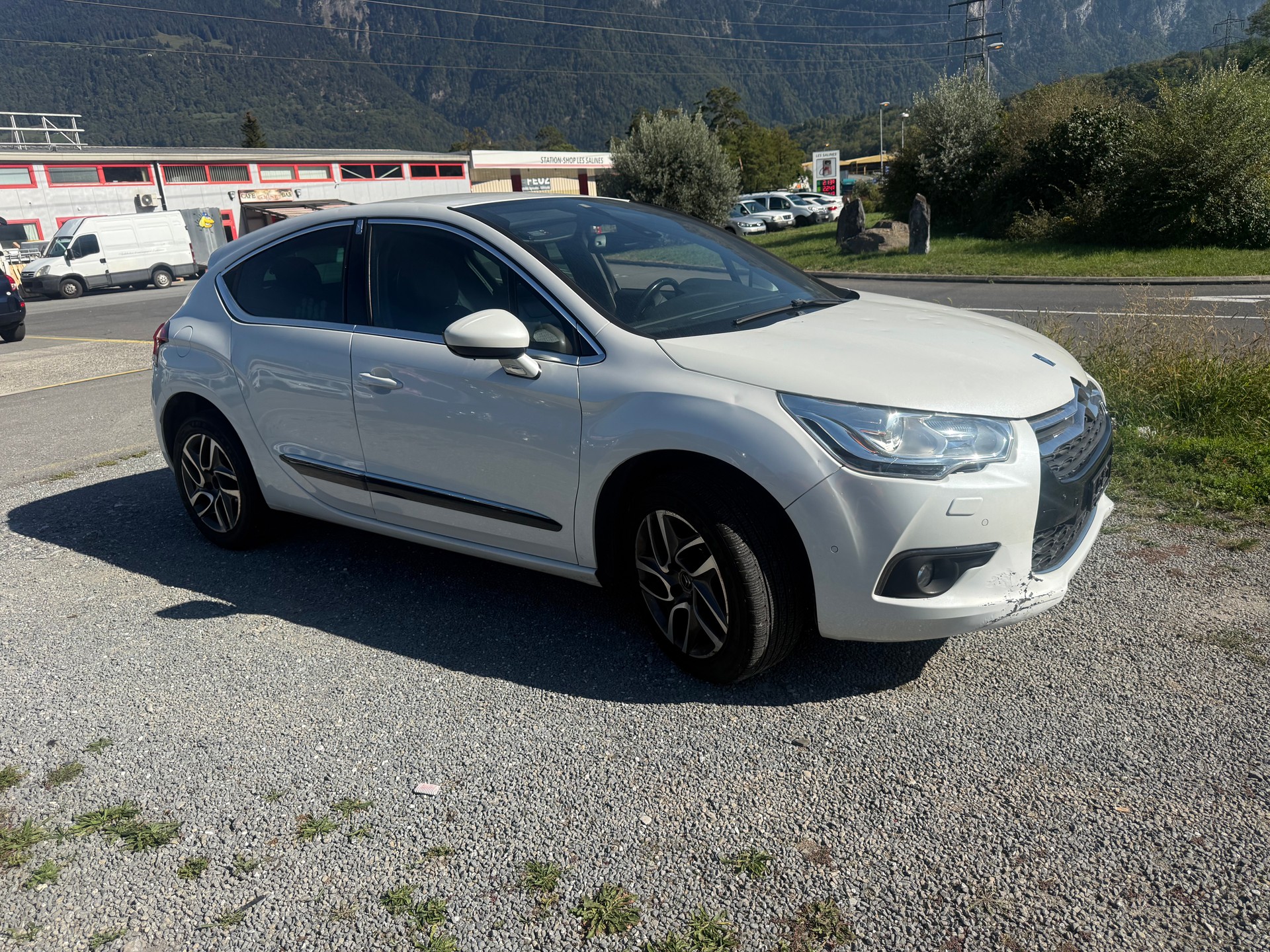 DS AUTOMOBILES DS4 1.6 THP SO Chic Automatic-image-3