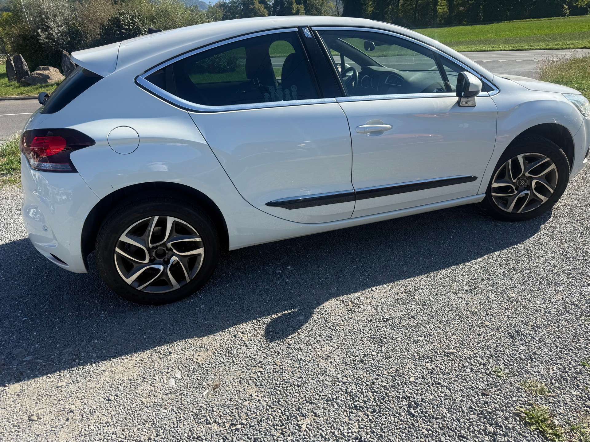 DS AUTOMOBILES DS4 1.6 THP SO Chic Automatic-image-2